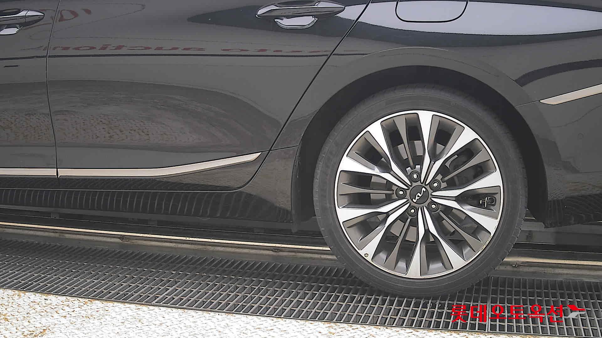 2022 - kia k8