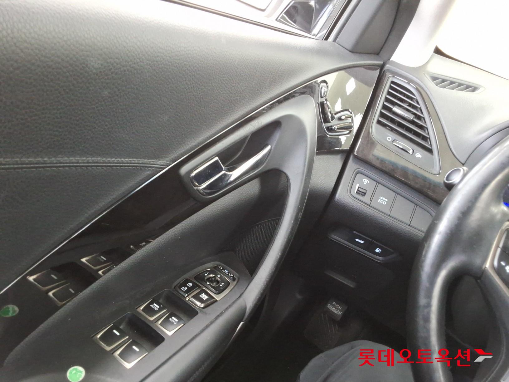 2012 - hyundai grandeur