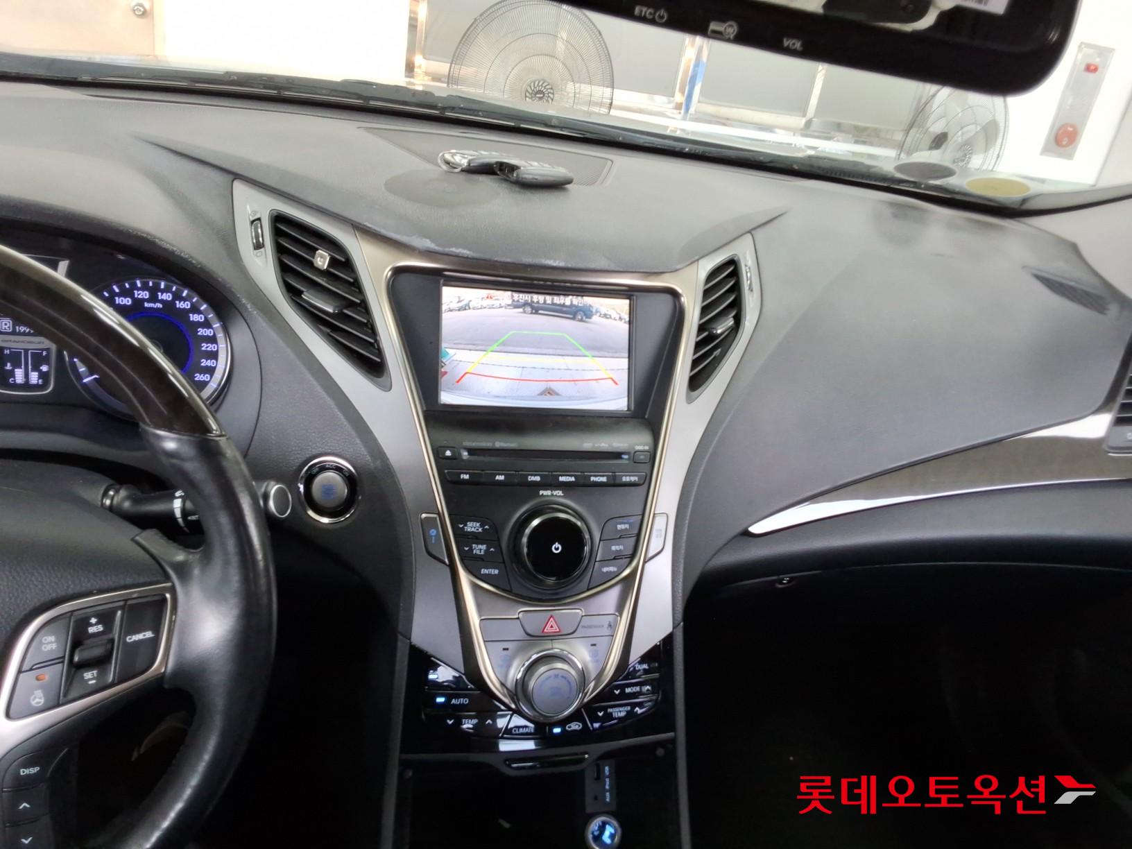 2012 - hyundai grandeur