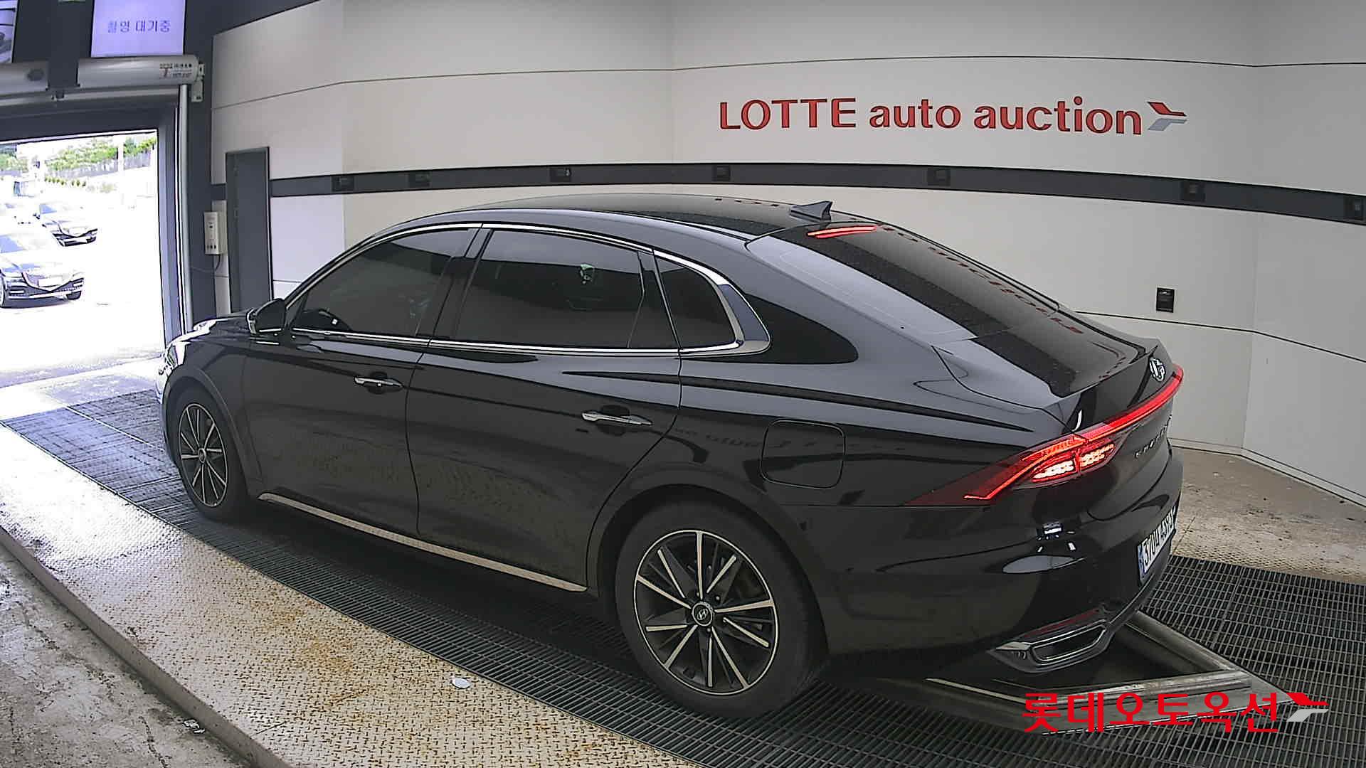 2022 - hyundai grandeur
