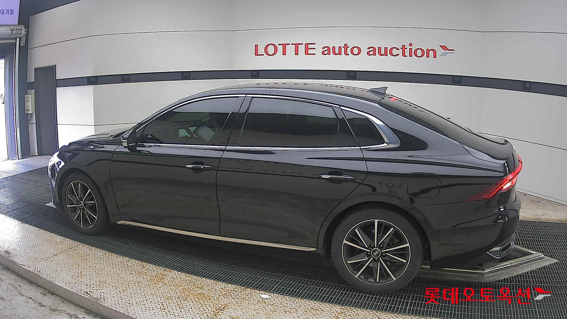 2022 - hyundai grandeur