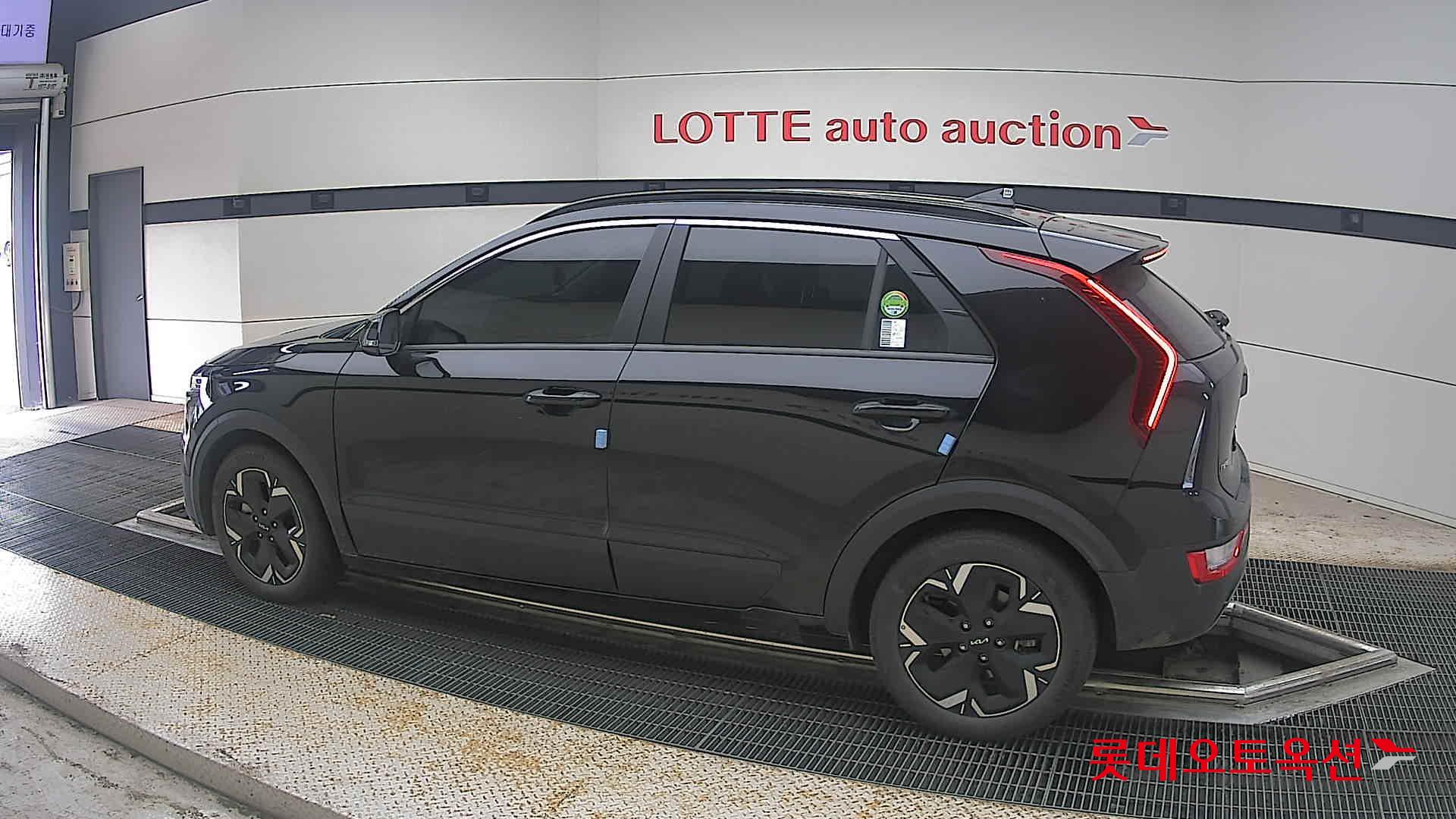 2023 - kia niro
