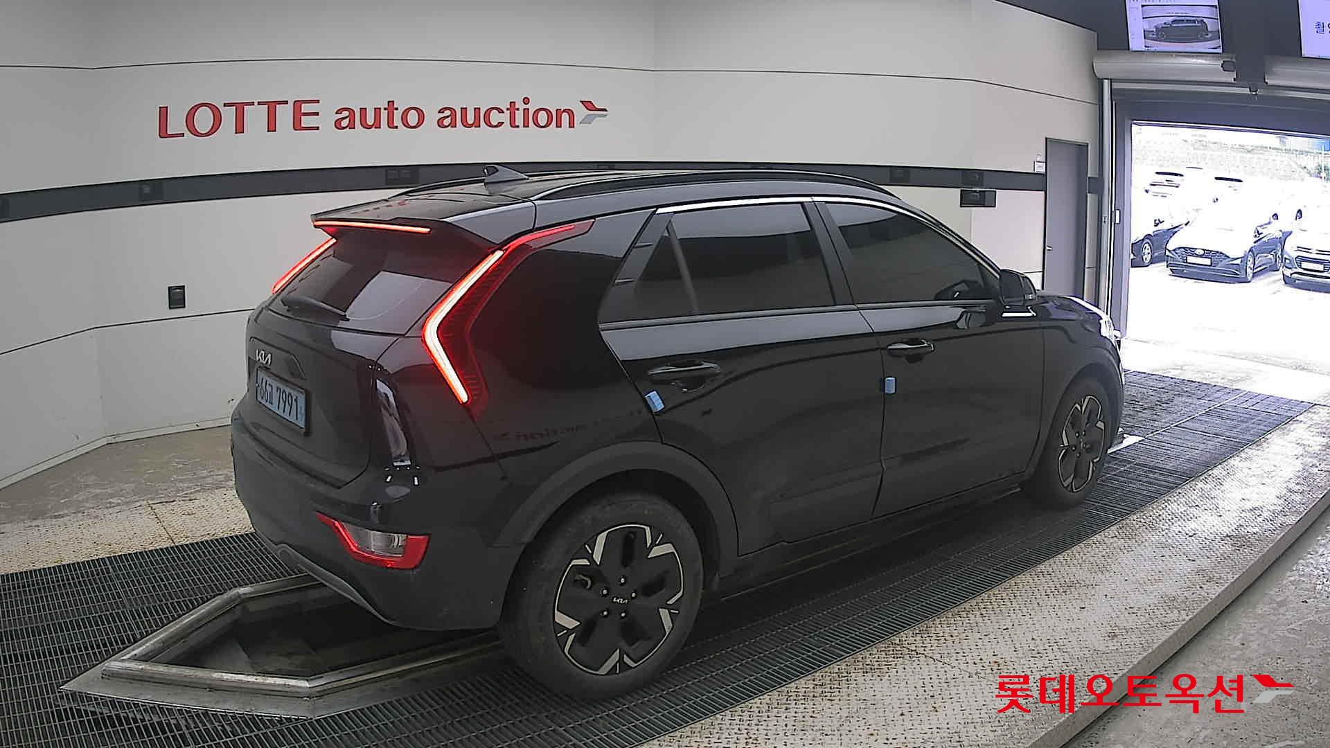 2023 - kia niro