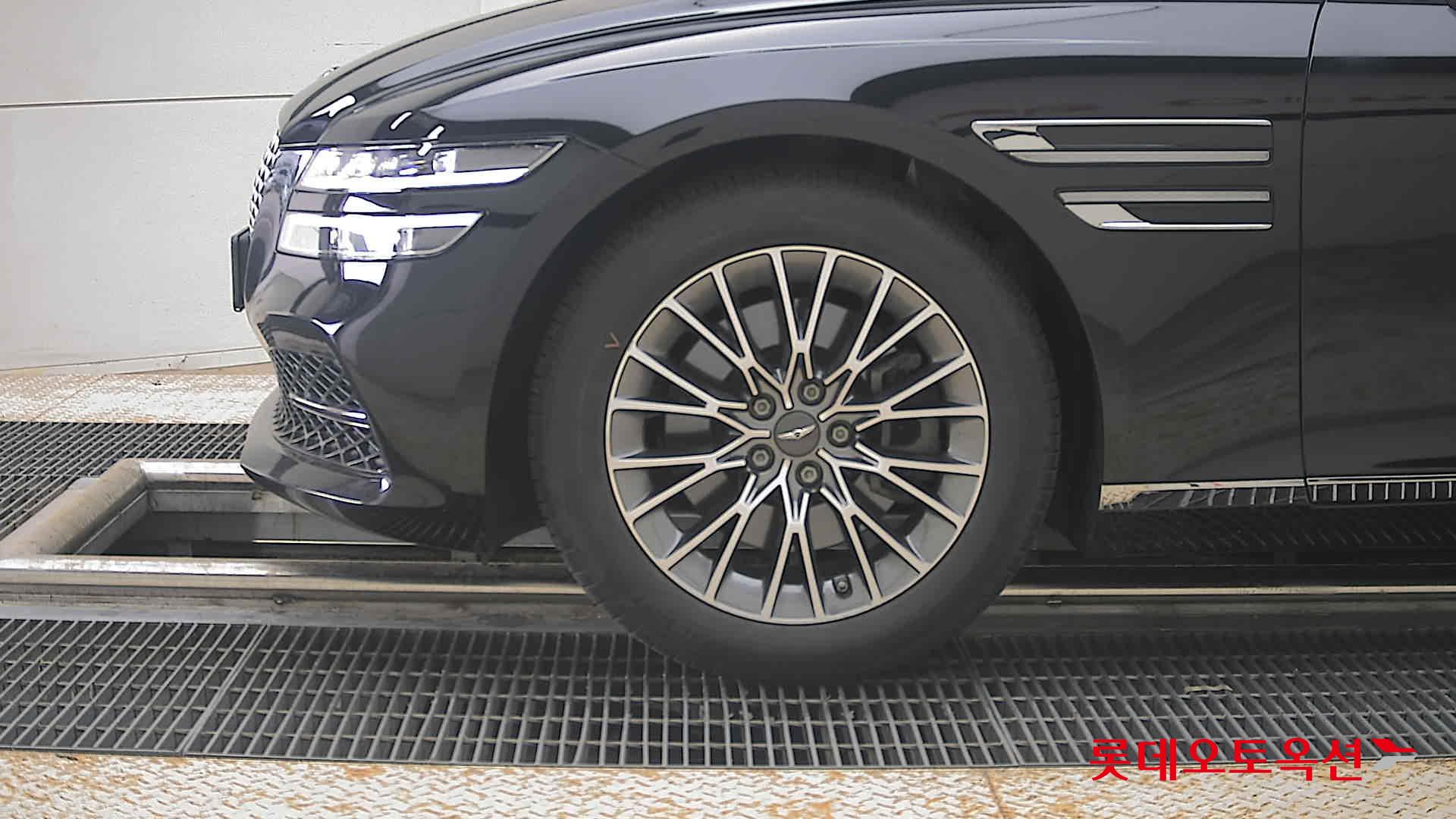 2022 - genesis g80
