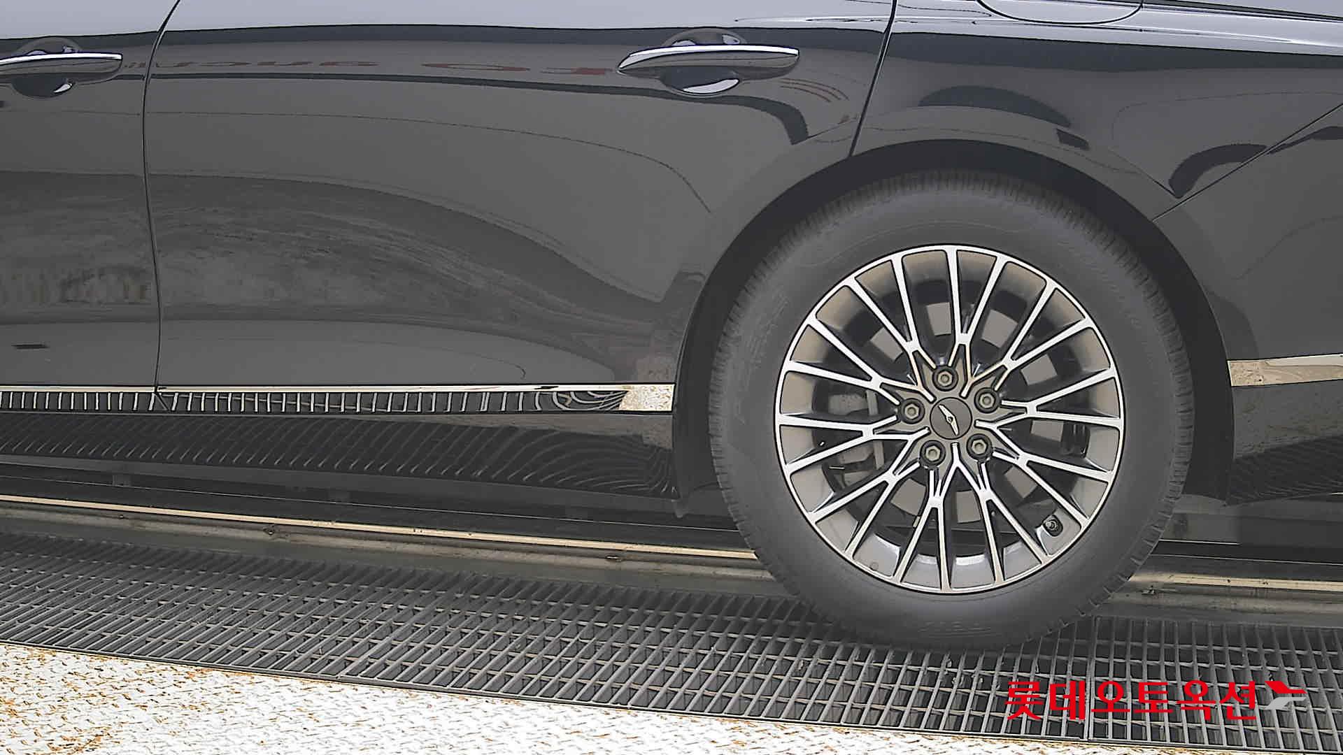 2022 - genesis g80