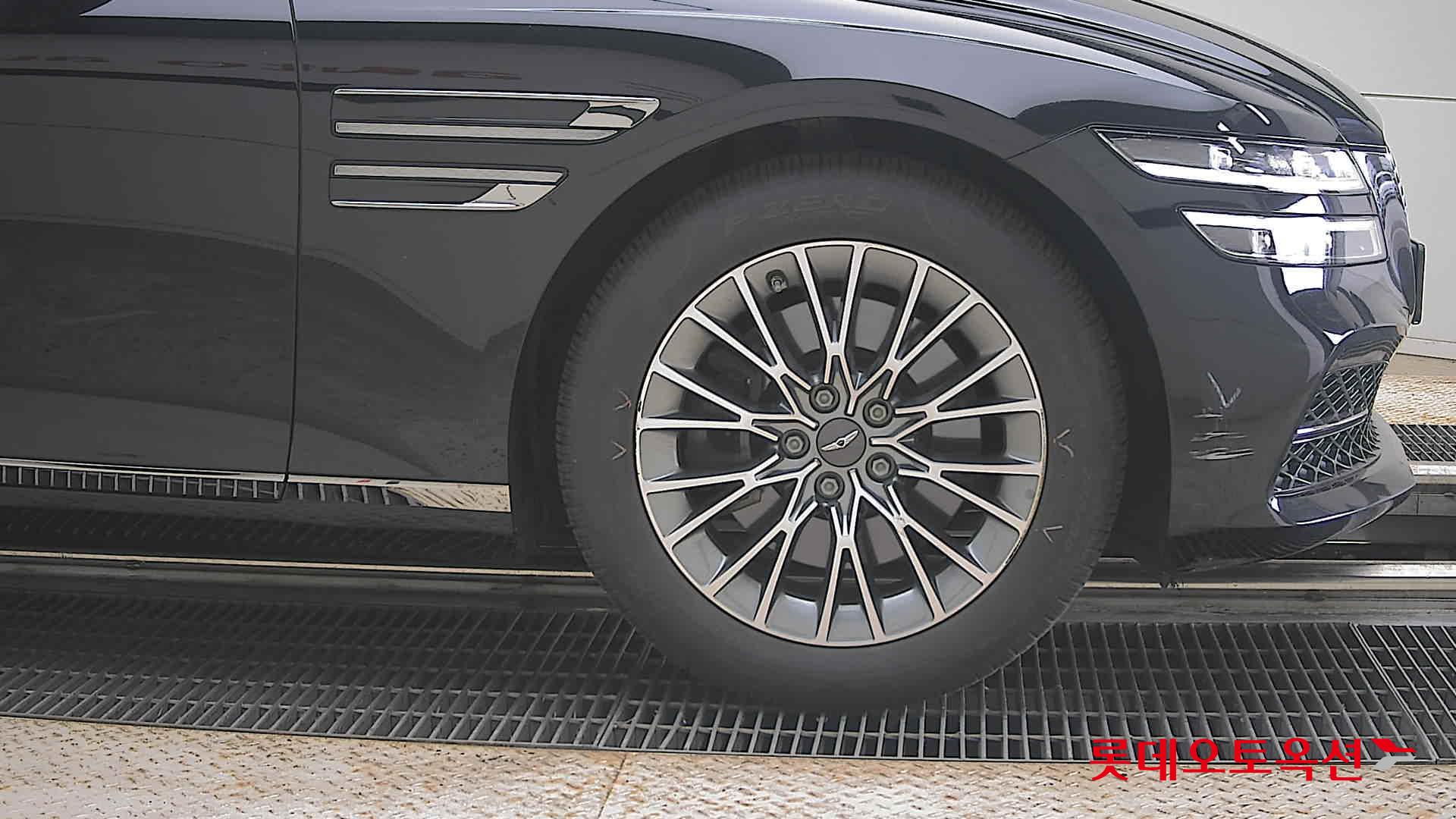 2022 - genesis g80