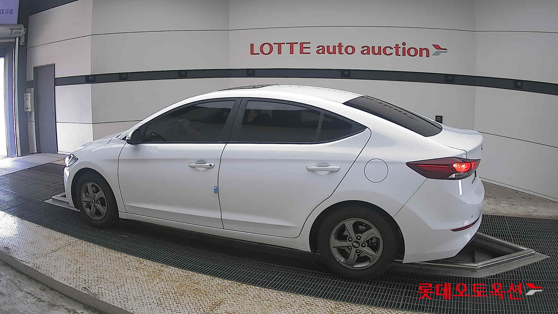 2017 - hyundai avante