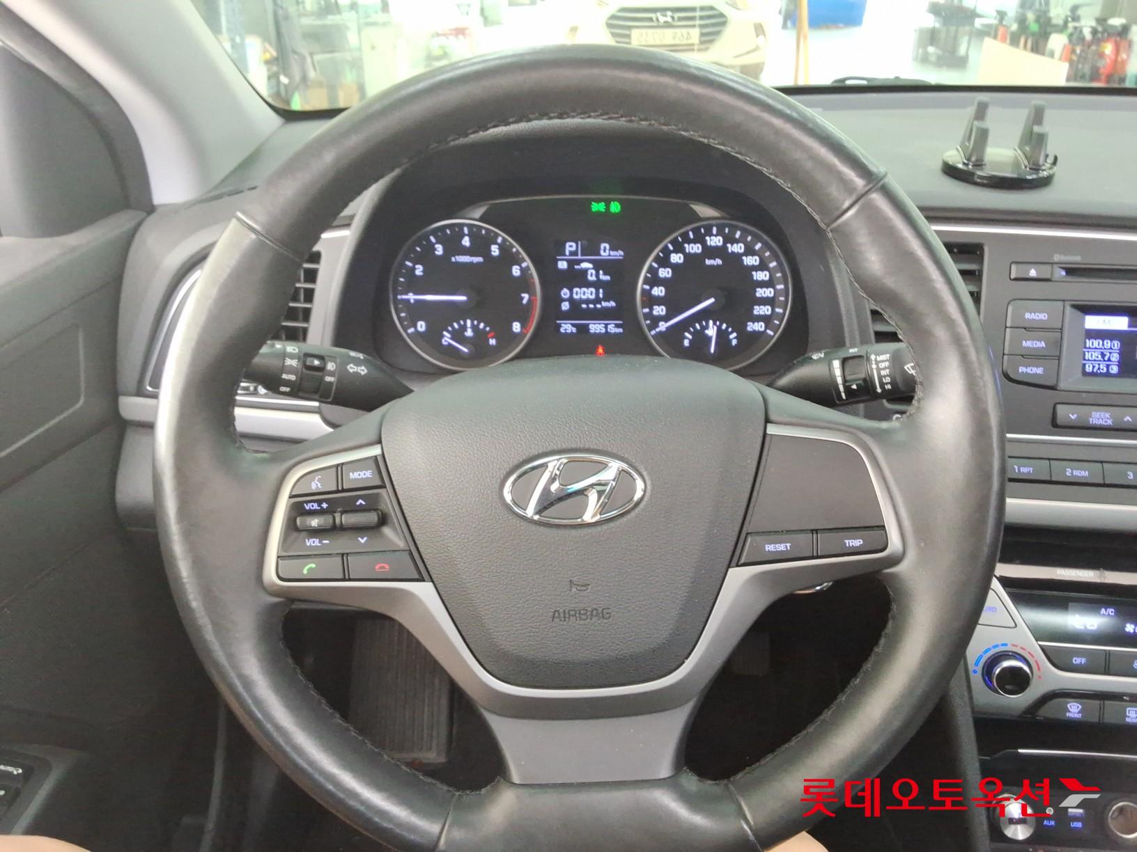 2017 - hyundai avante