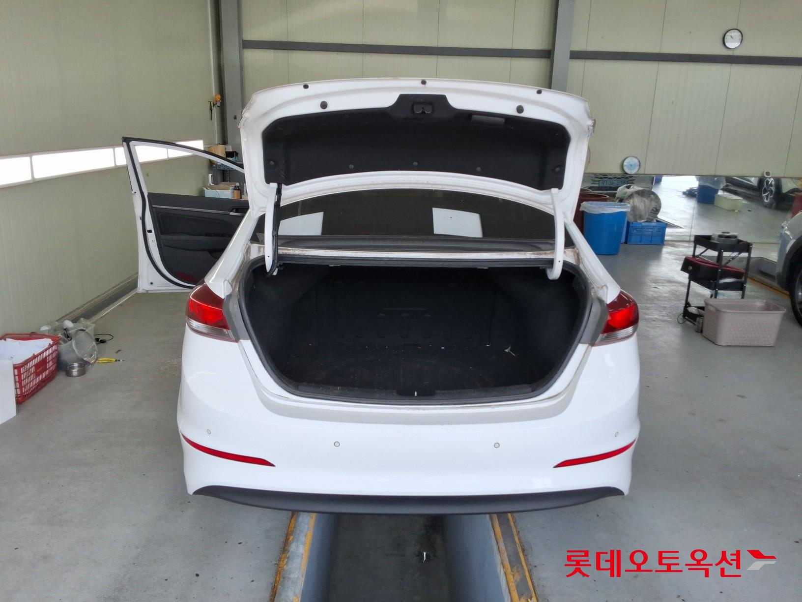 2017 - hyundai avante