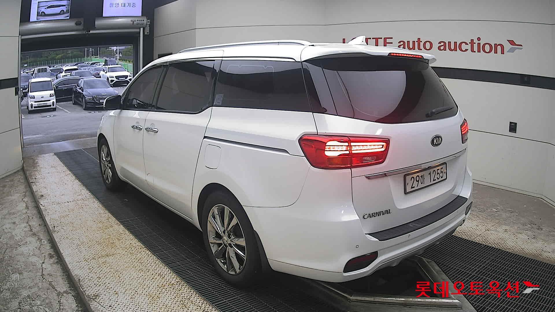 2019 - kia carnival