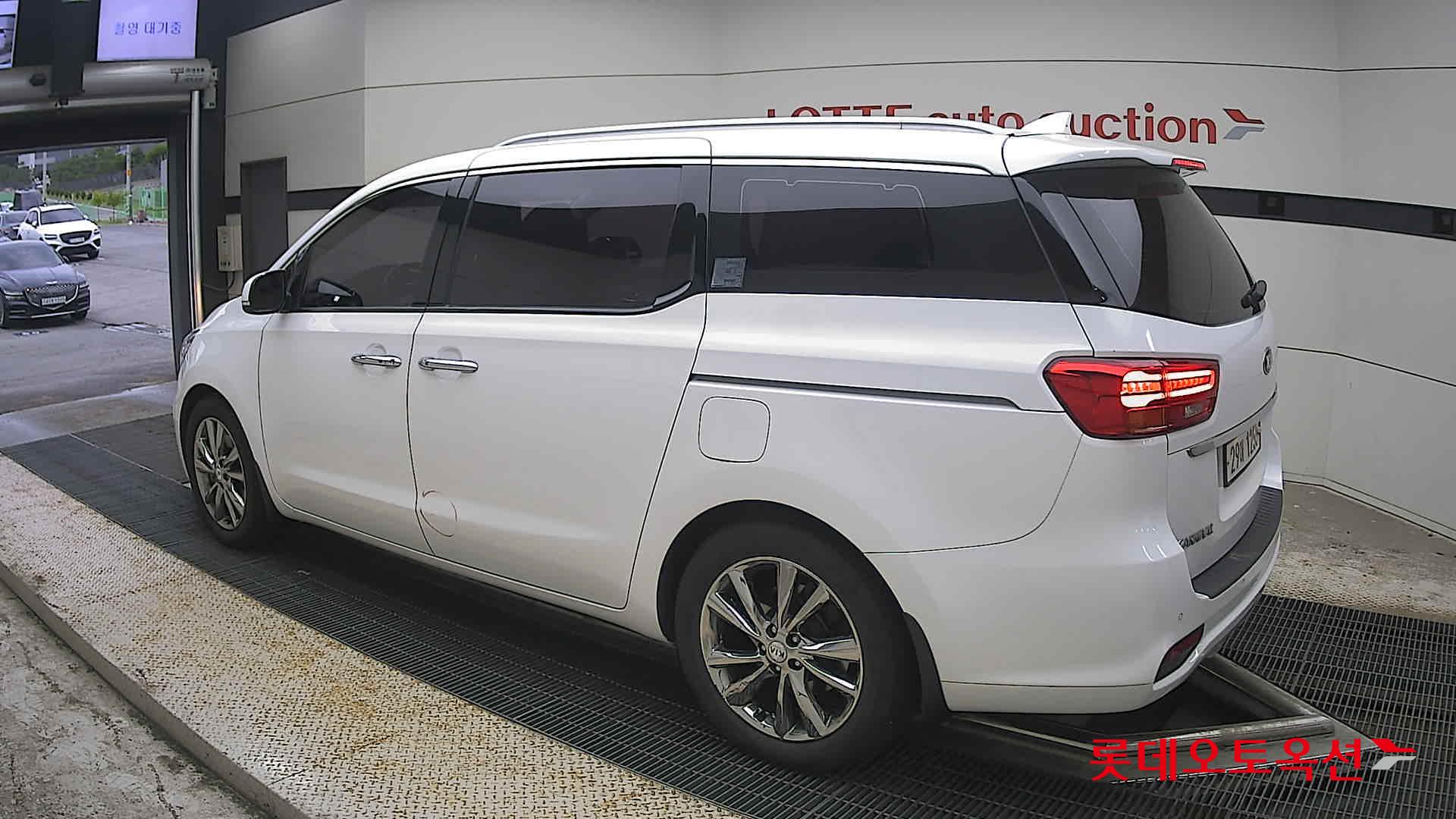 2019 - kia carnival