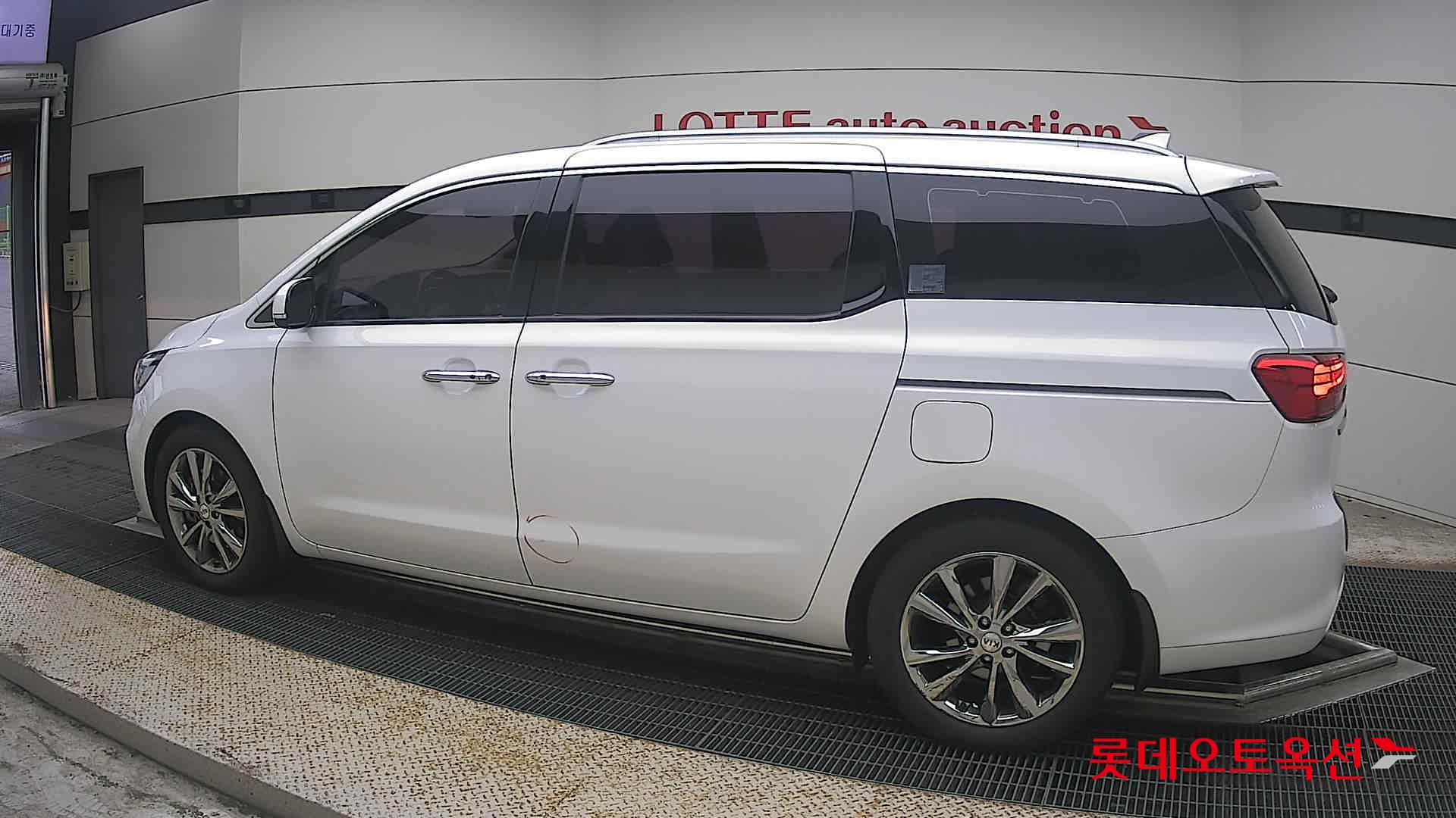 2019 - kia carnival