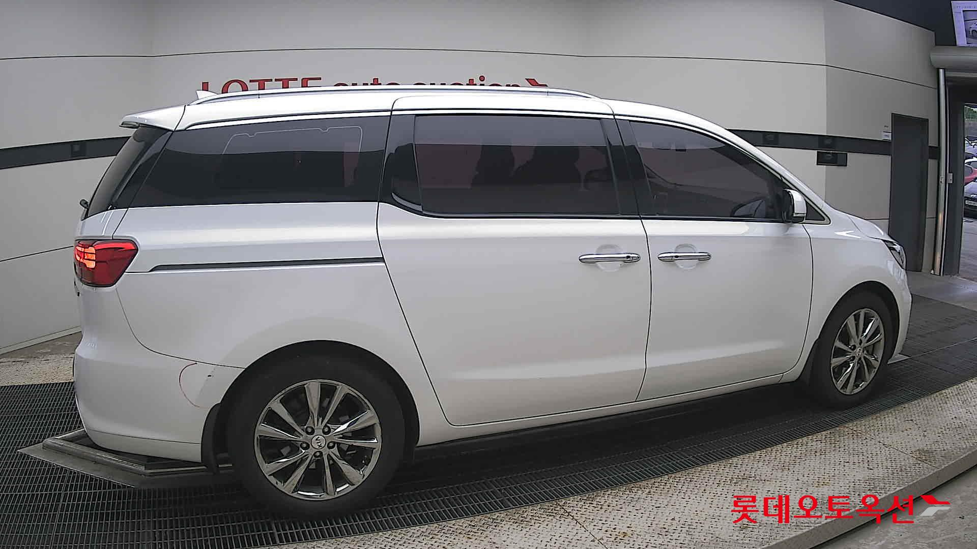 2019 - kia carnival