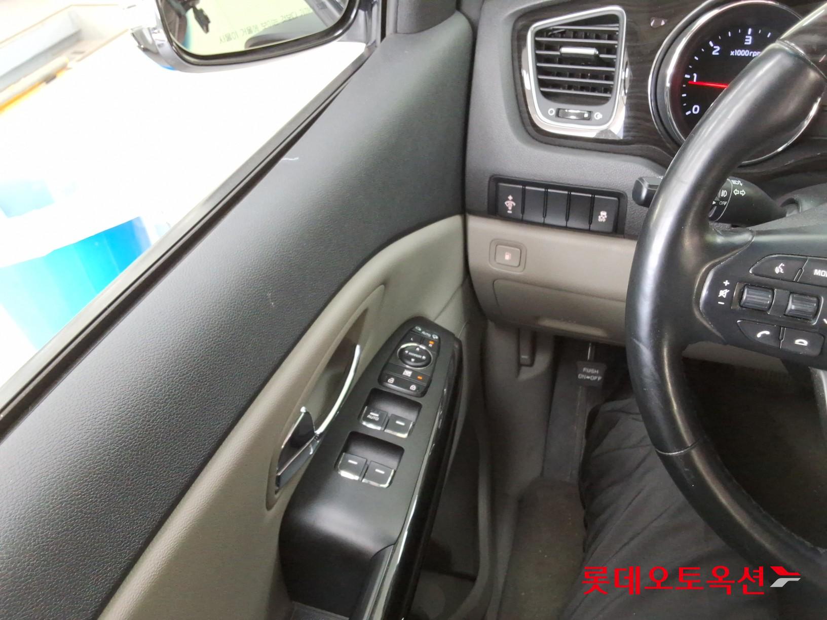 2019 - kia carnival