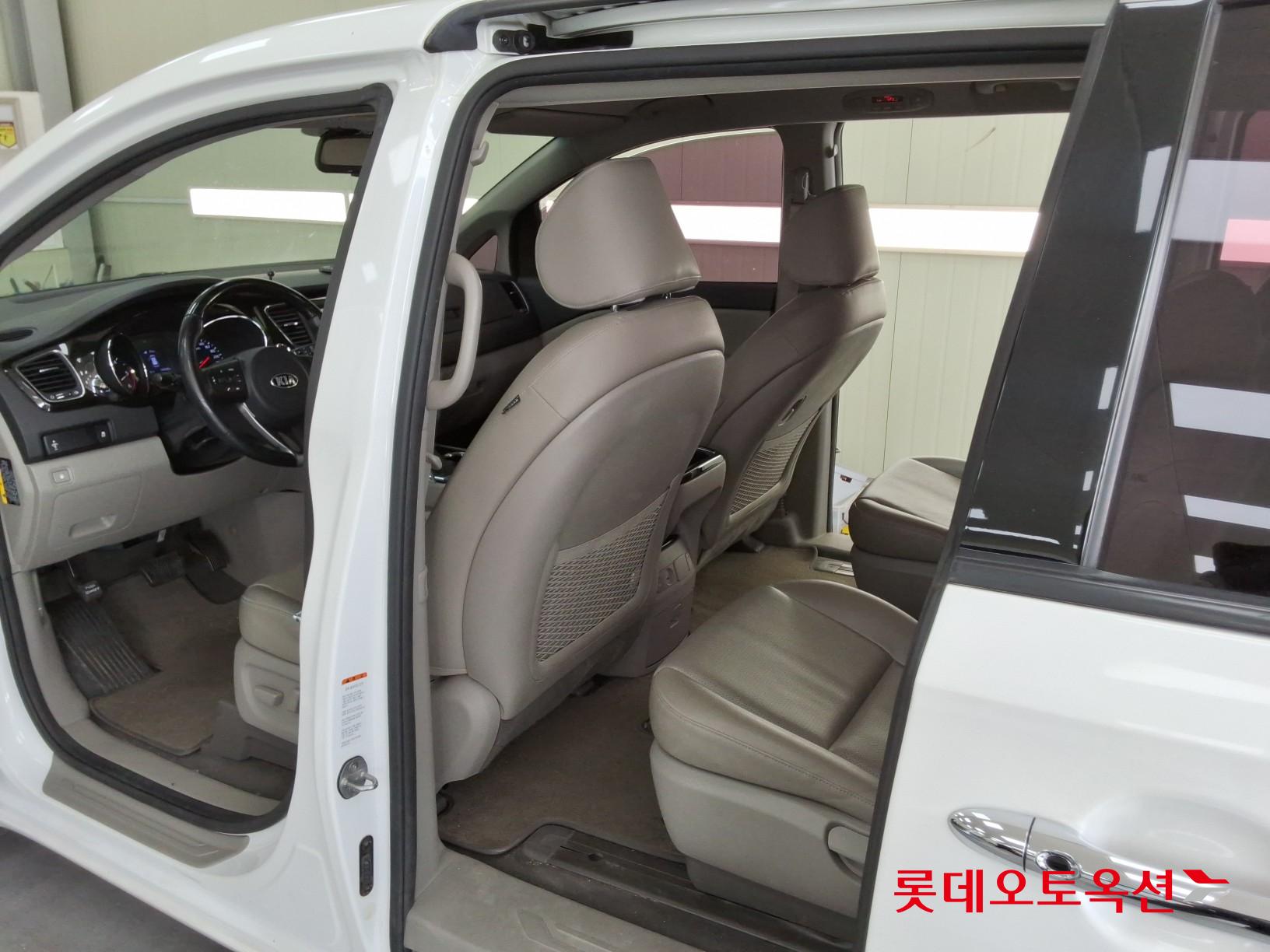 2019 - kia carnival