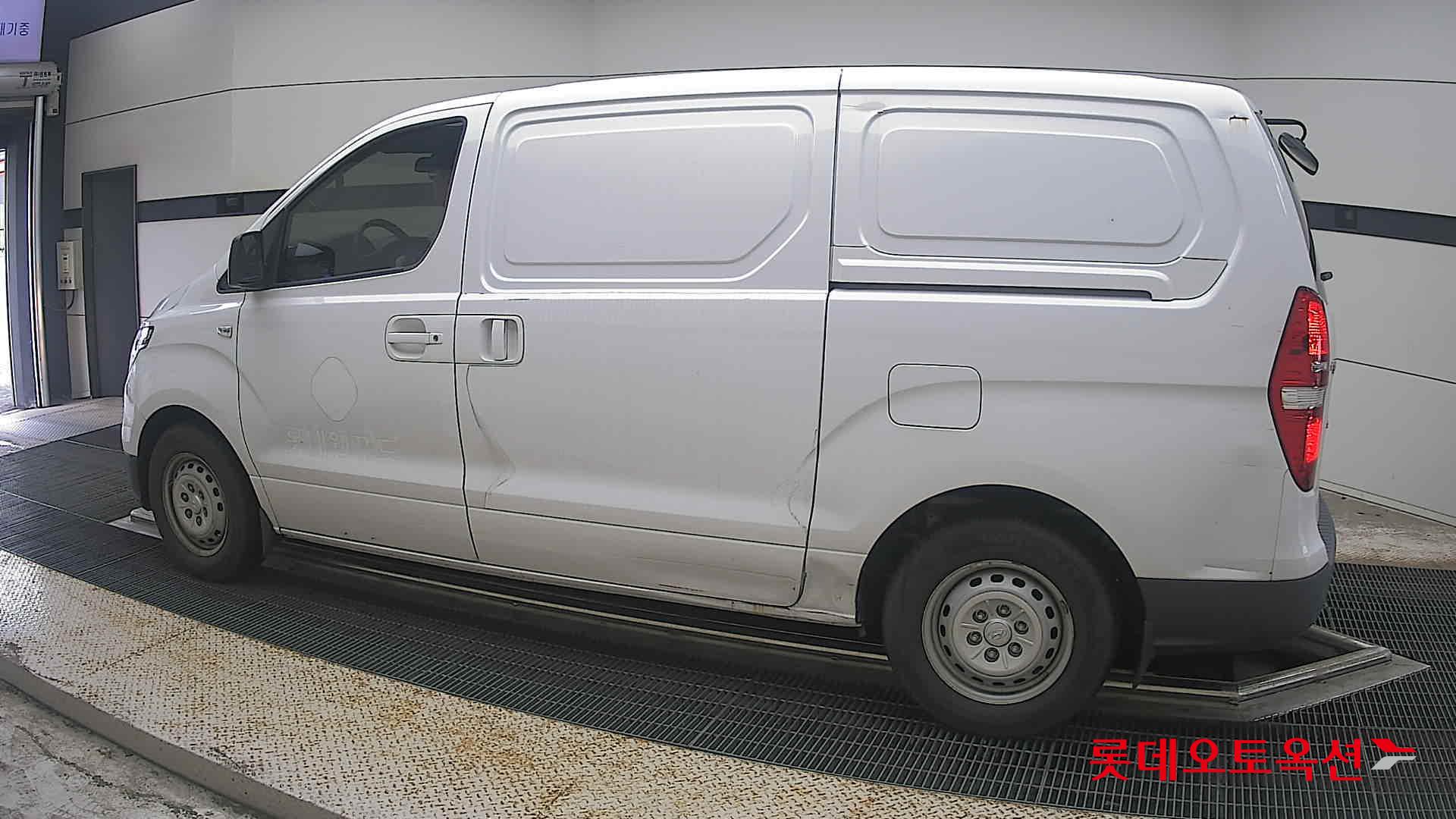 2021 - hyundai grand starex