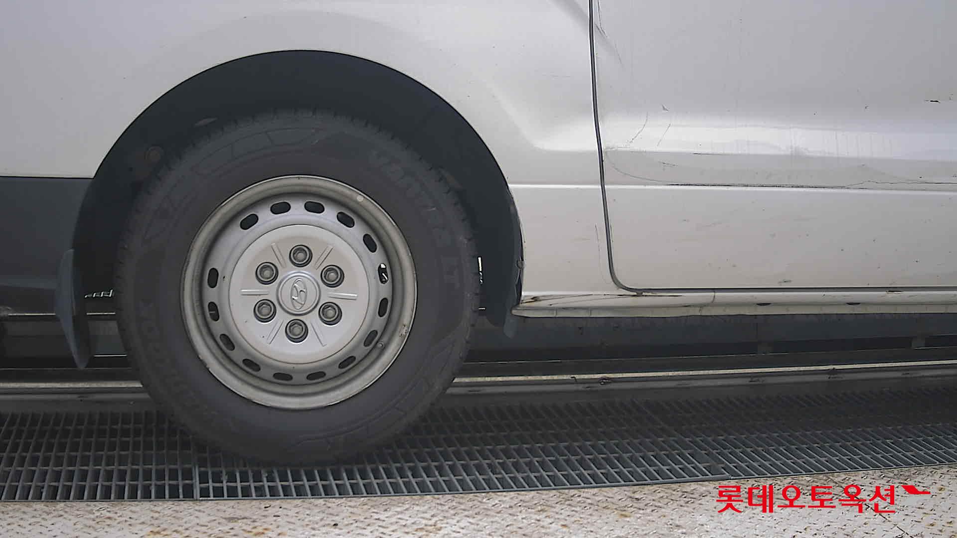 2021 - hyundai grand starex