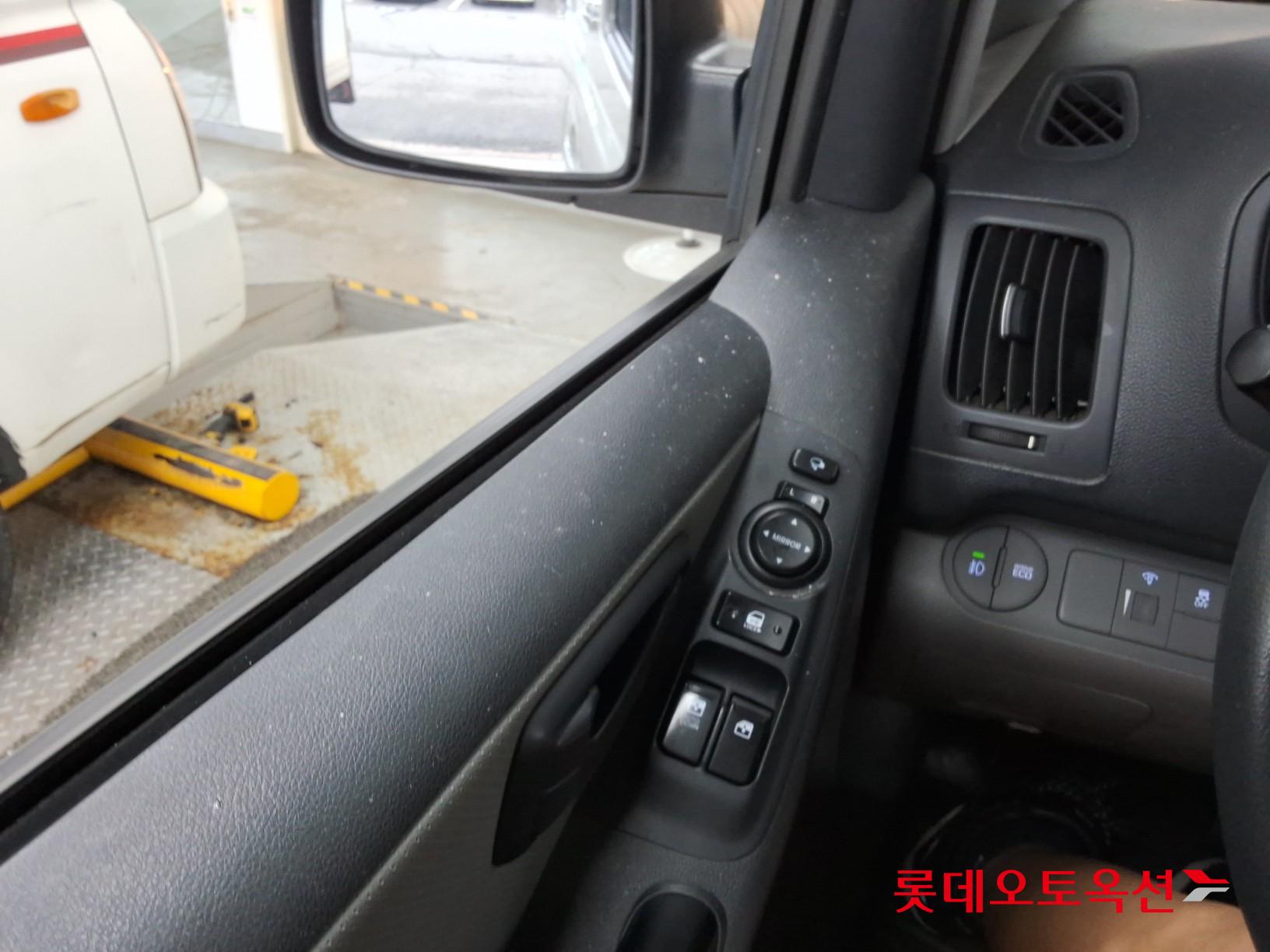 2021 - hyundai grand starex