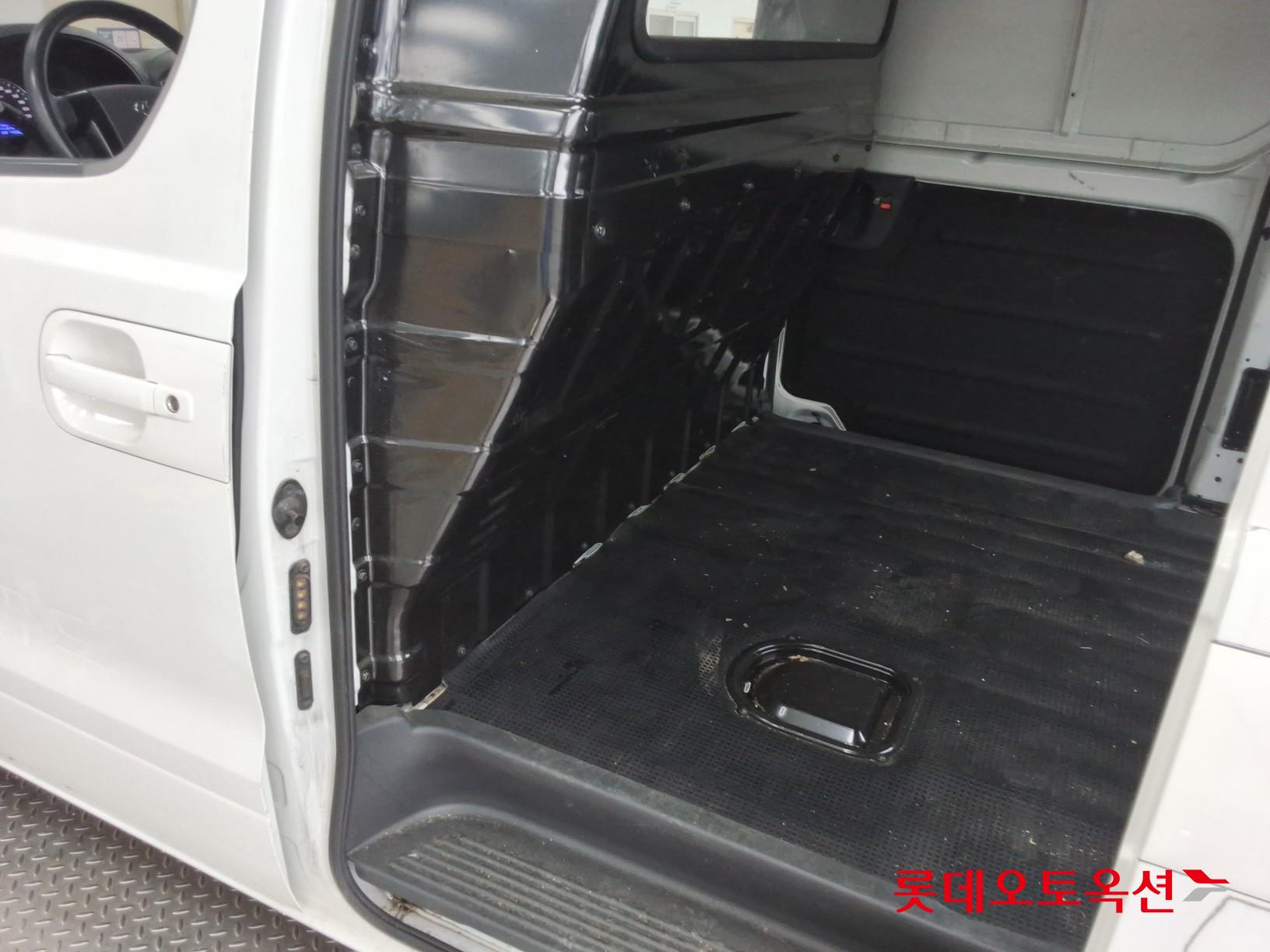 2021 - hyundai grand starex