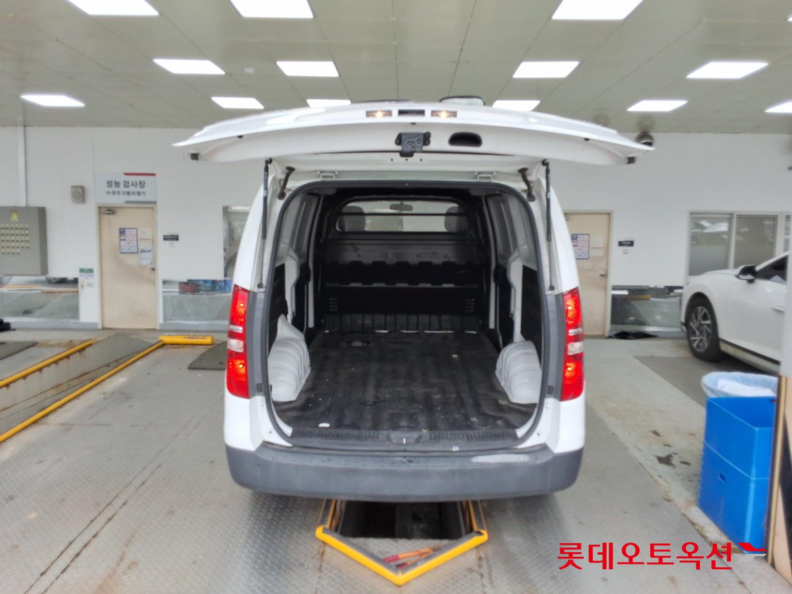 2021 - hyundai grand starex