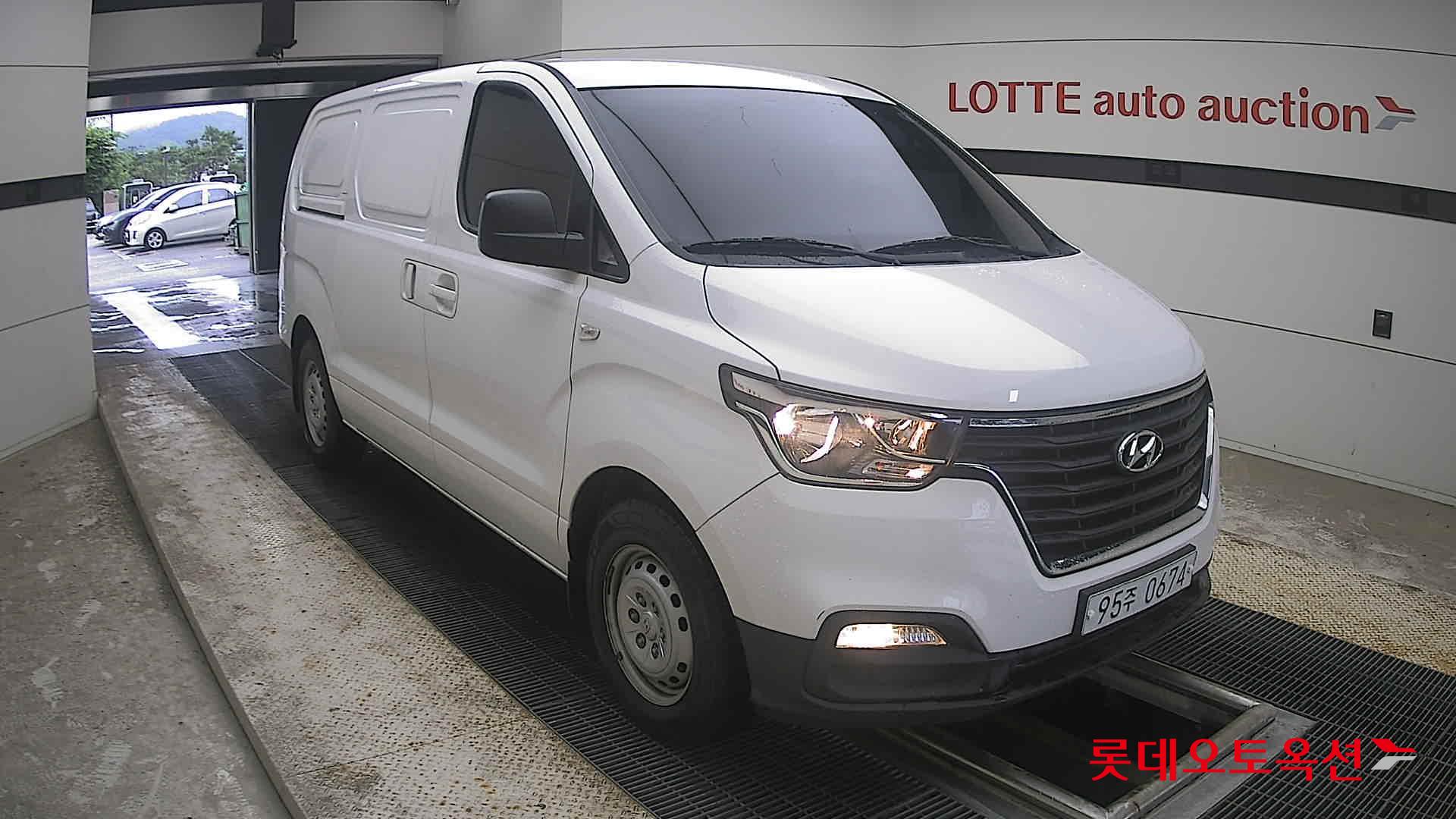 2020 - hyundai grand starex