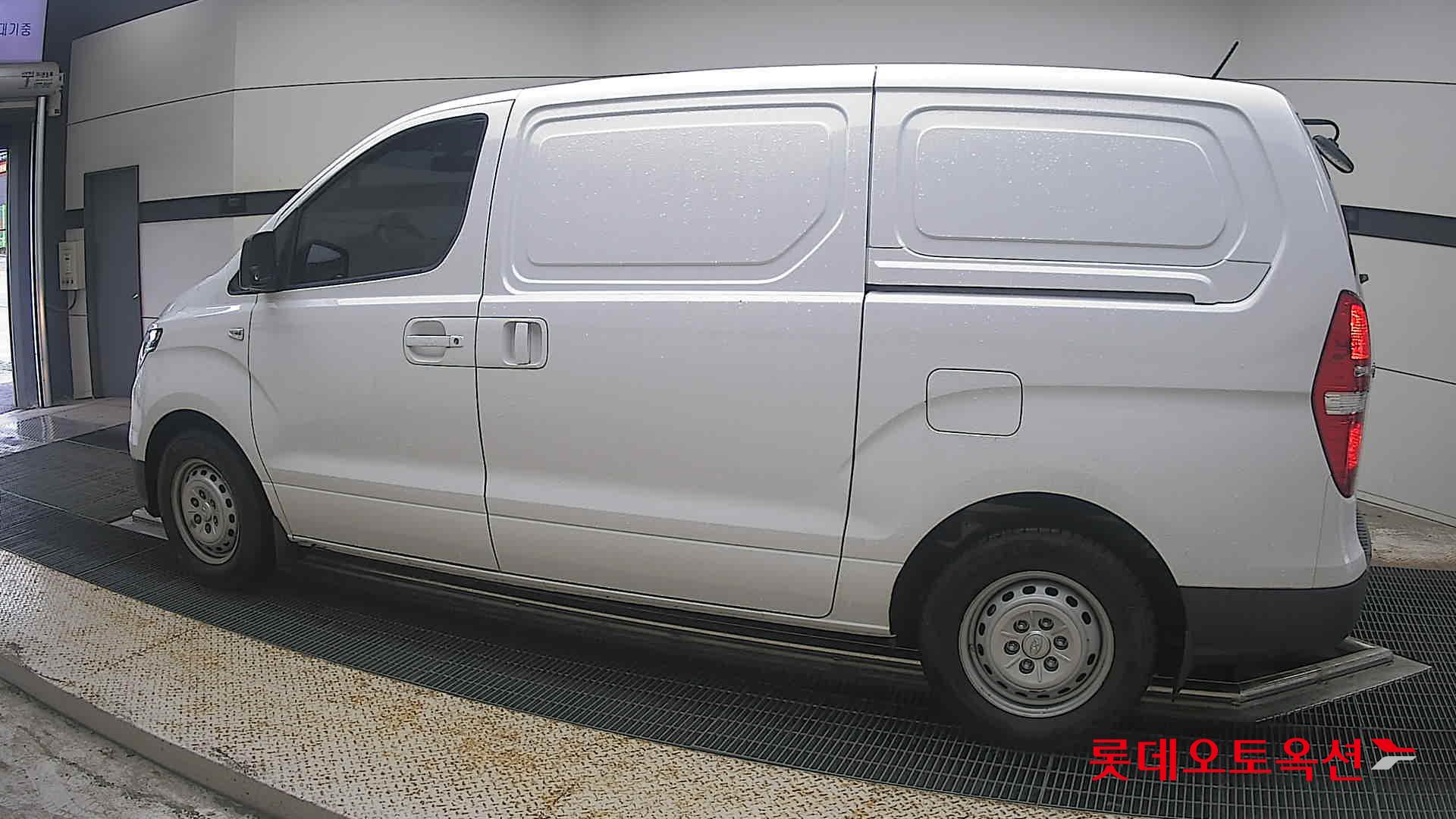 2020 - hyundai grand starex