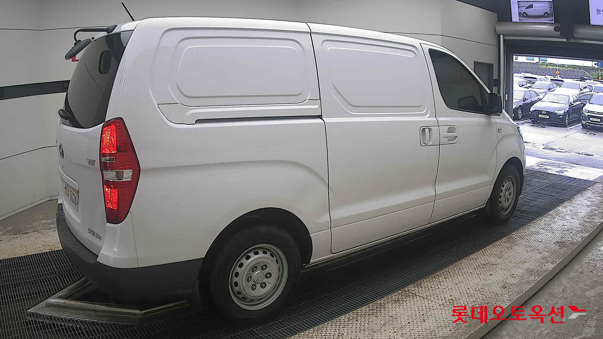 2020 - hyundai grand starex