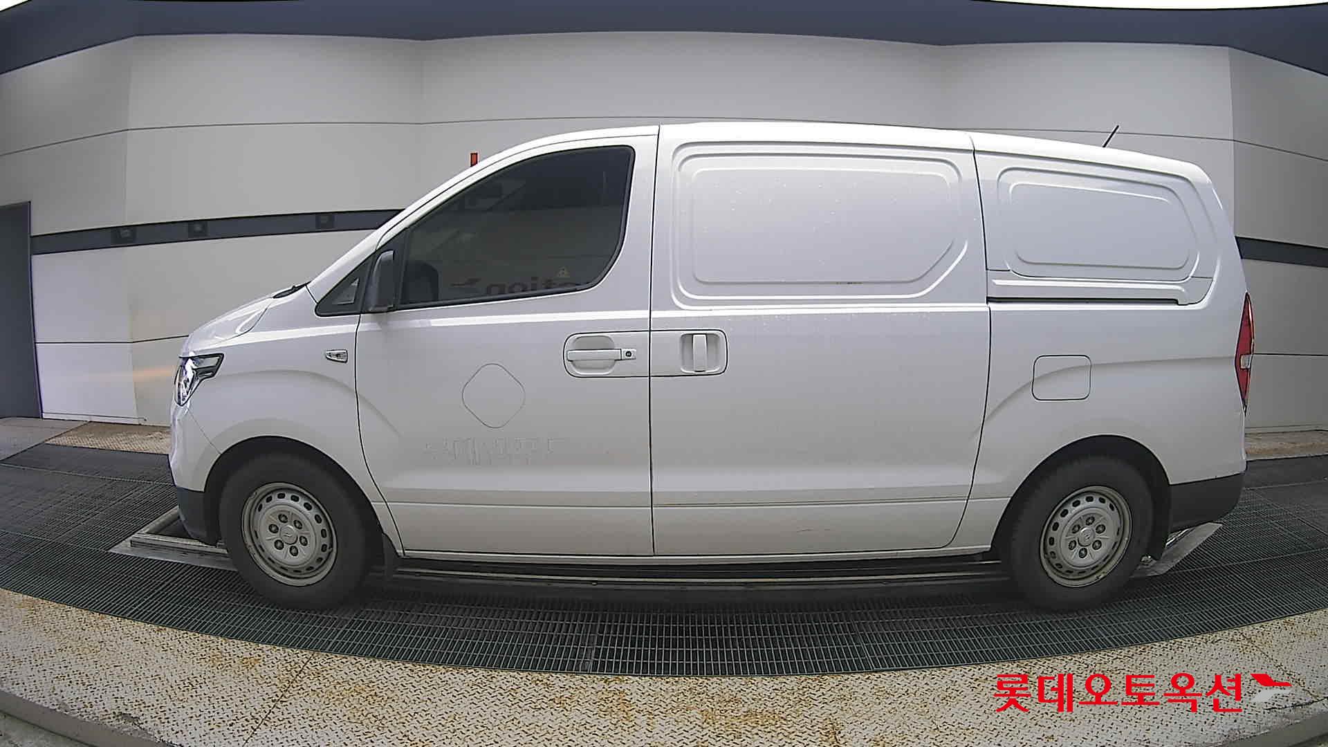 2021 - hyundai grand starex