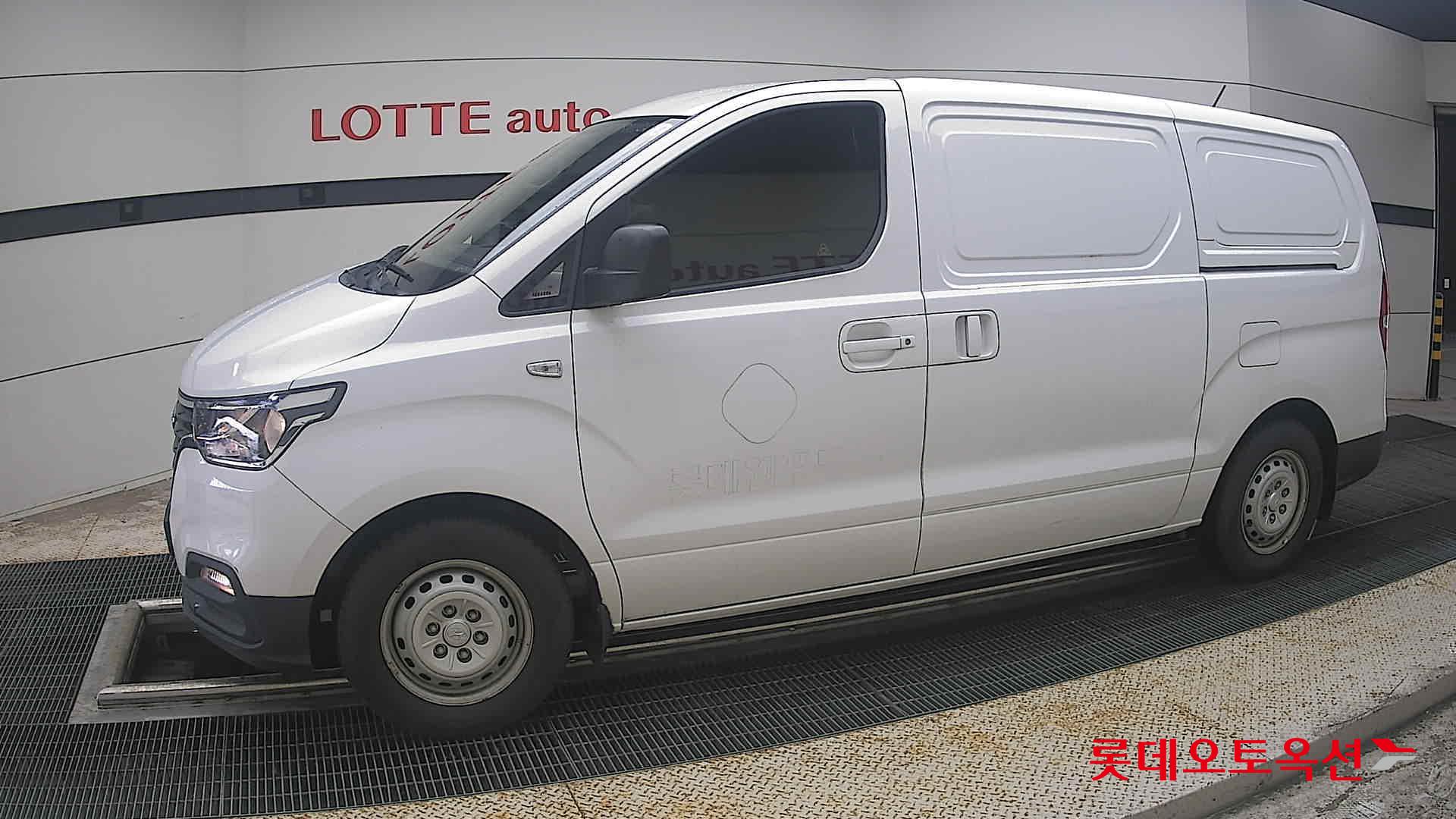 2021 - hyundai grand starex
