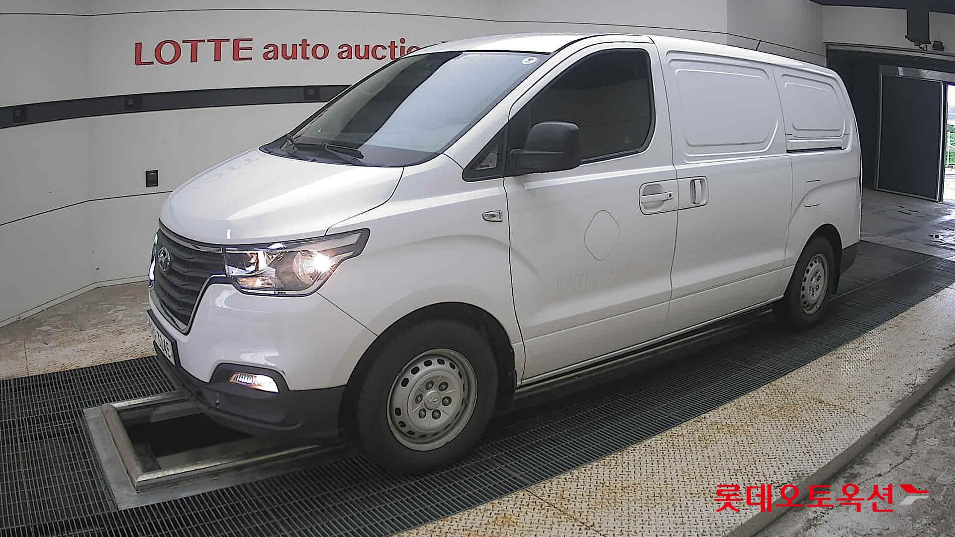 2021 - hyundai grand starex
