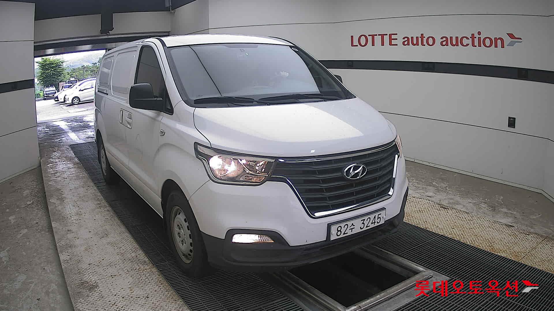 2021 - hyundai grand starex