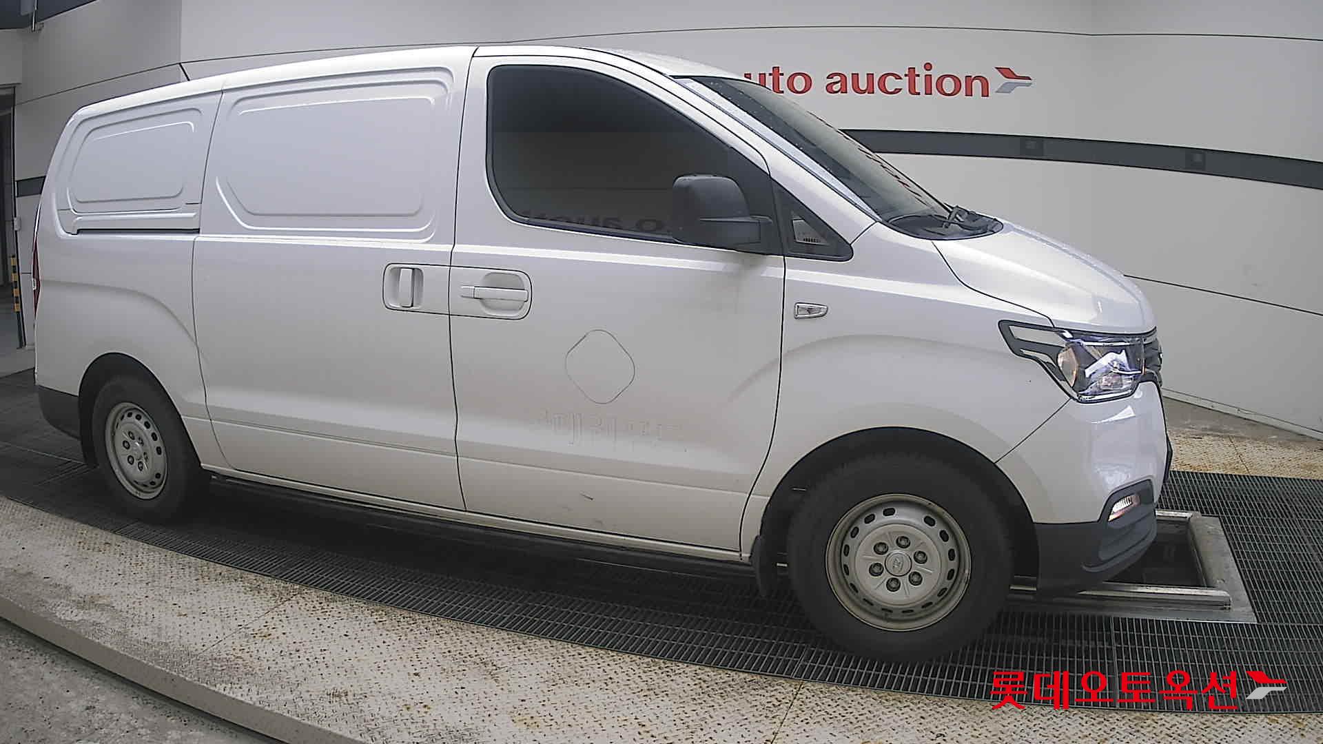 2021 - hyundai grand starex