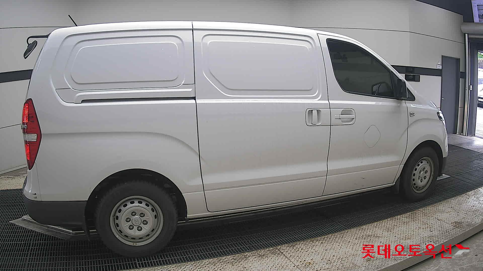 2021 - hyundai grand starex