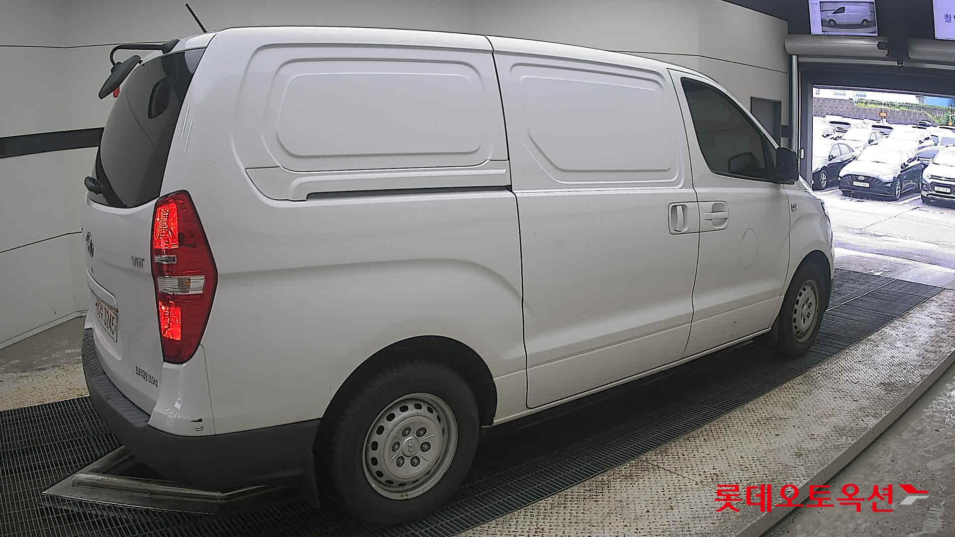 2021 - hyundai grand starex