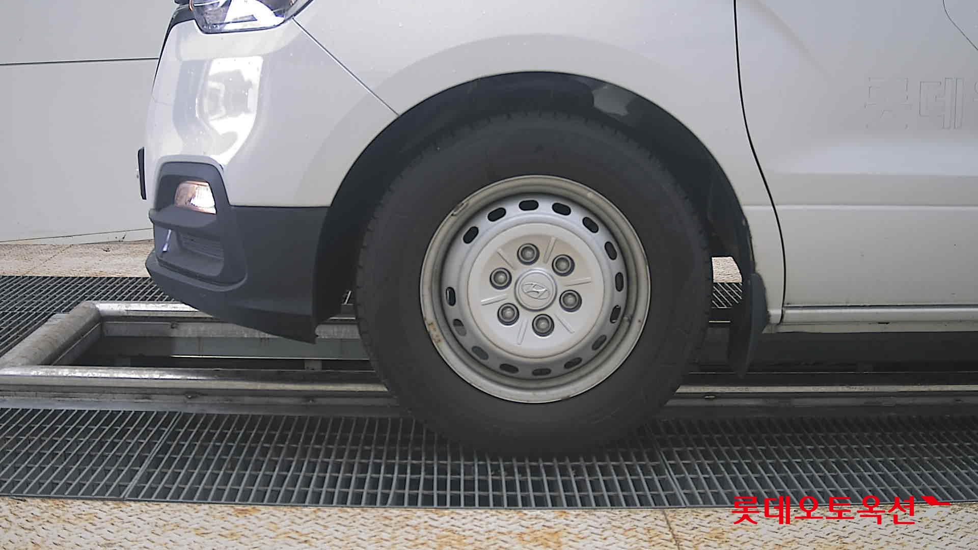 2021 - hyundai grand starex