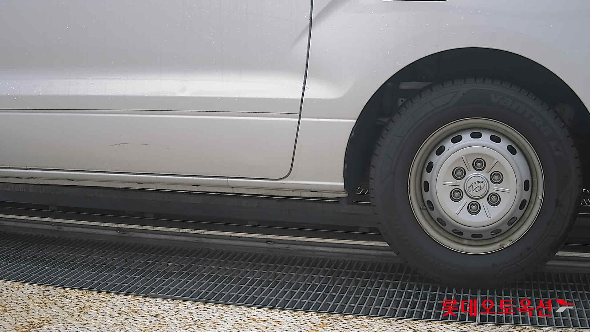 2021 - hyundai grand starex