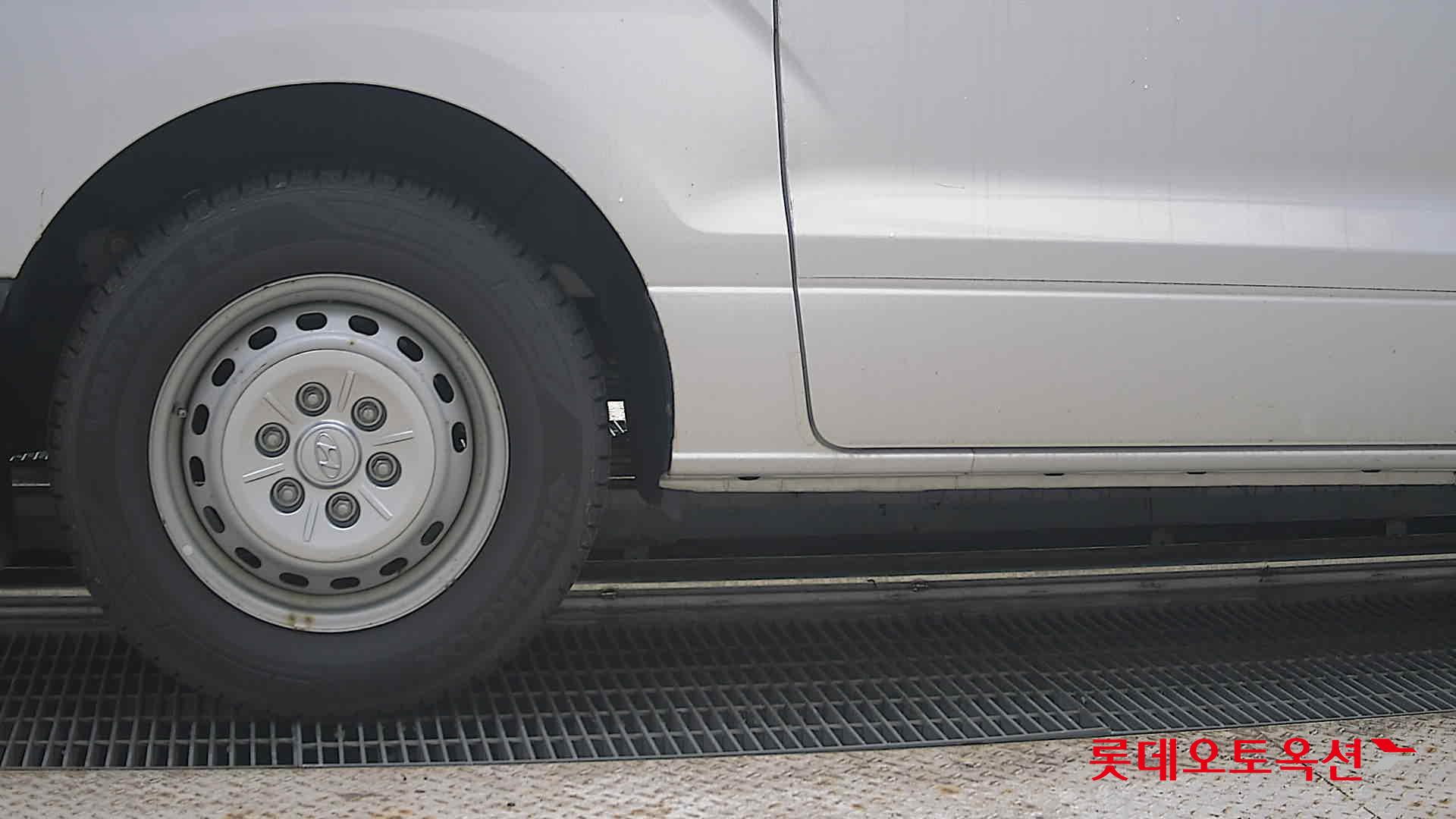 2021 - hyundai grand starex