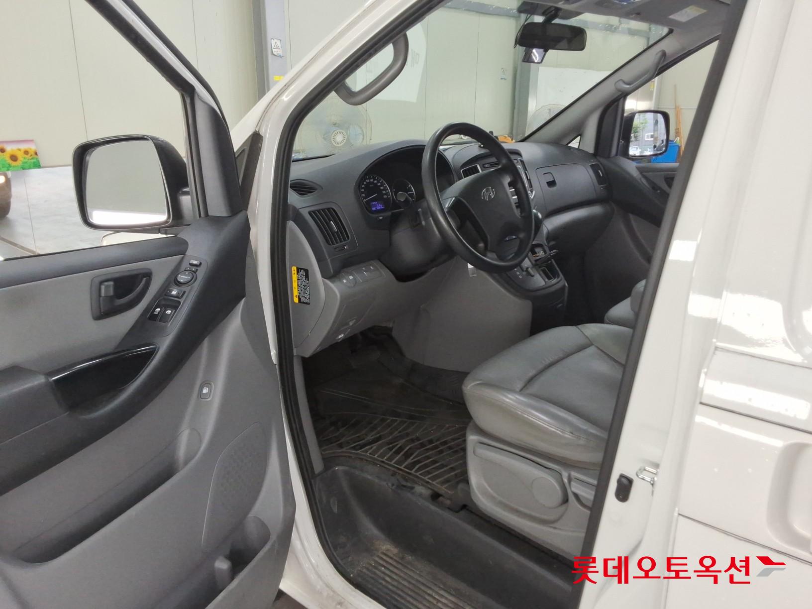 2021 - hyundai grand starex
