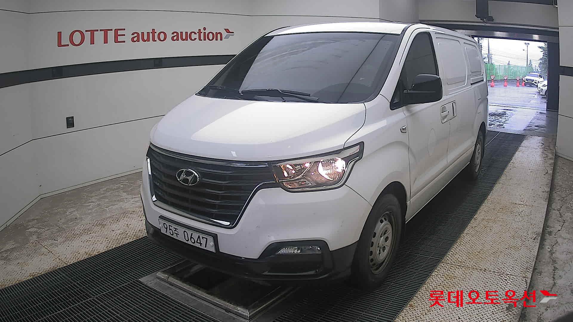 2021 - hyundai grand starex