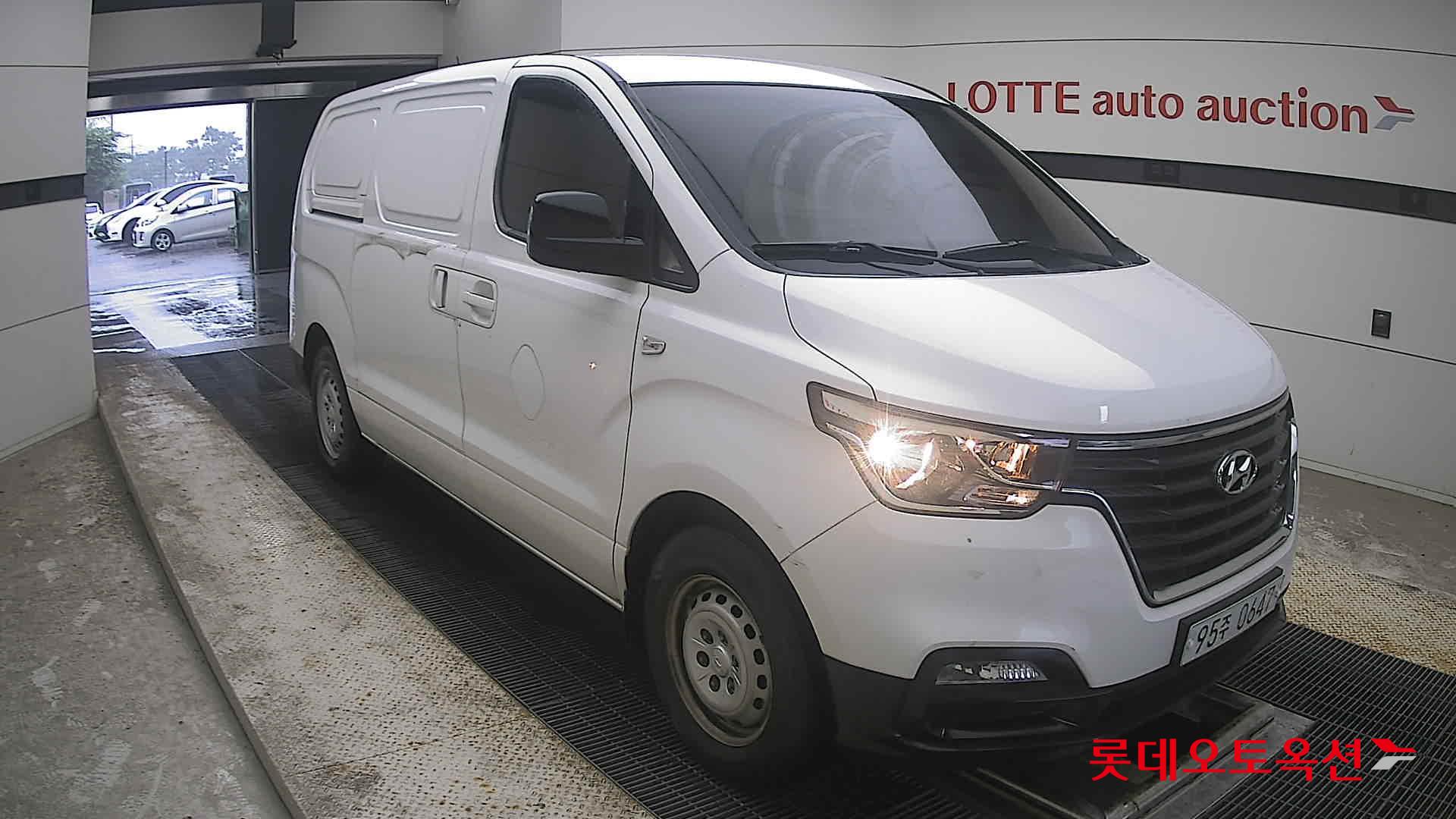 2021 - hyundai grand starex