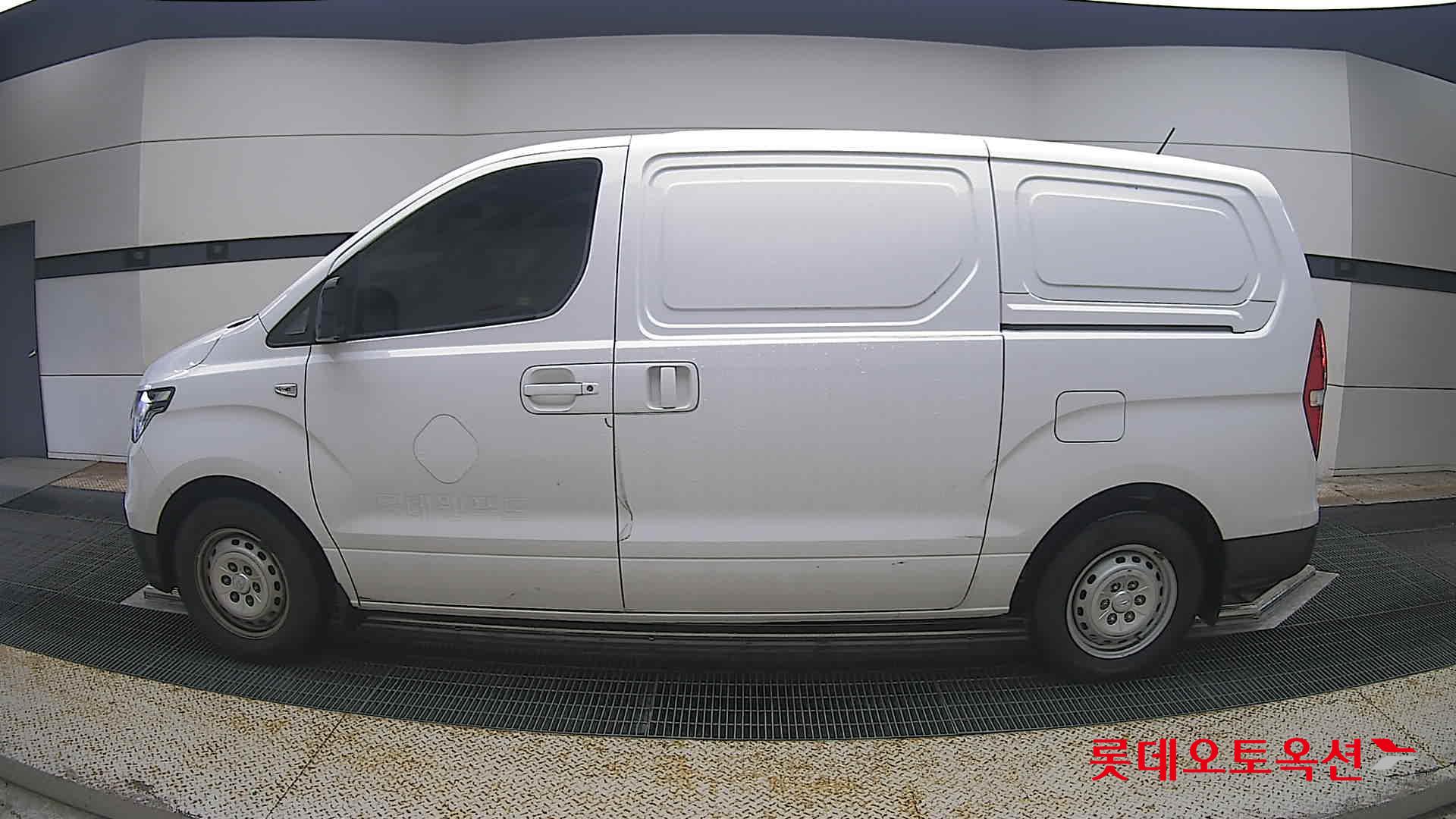 2021 - hyundai grand starex