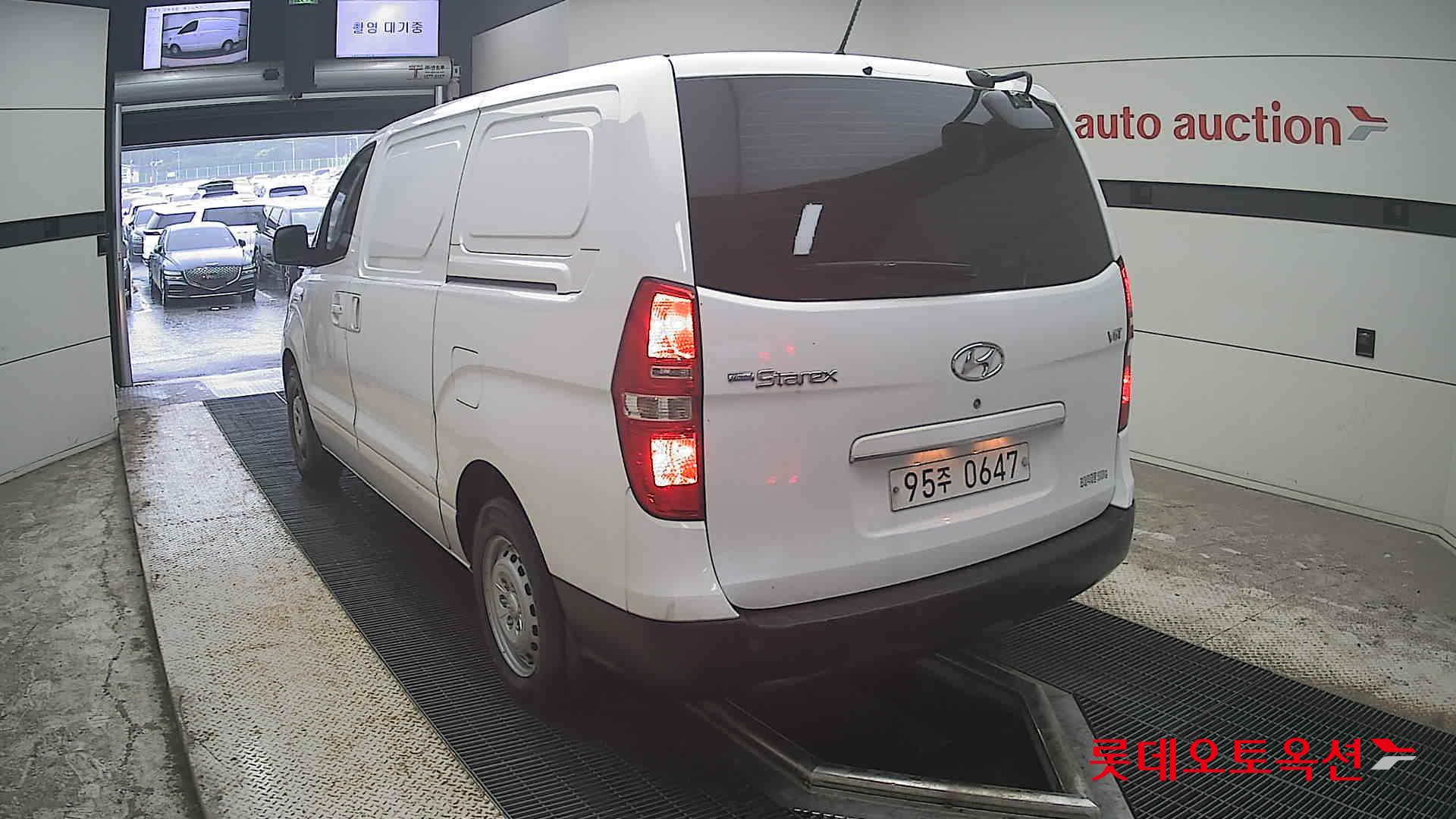2021 - hyundai grand starex