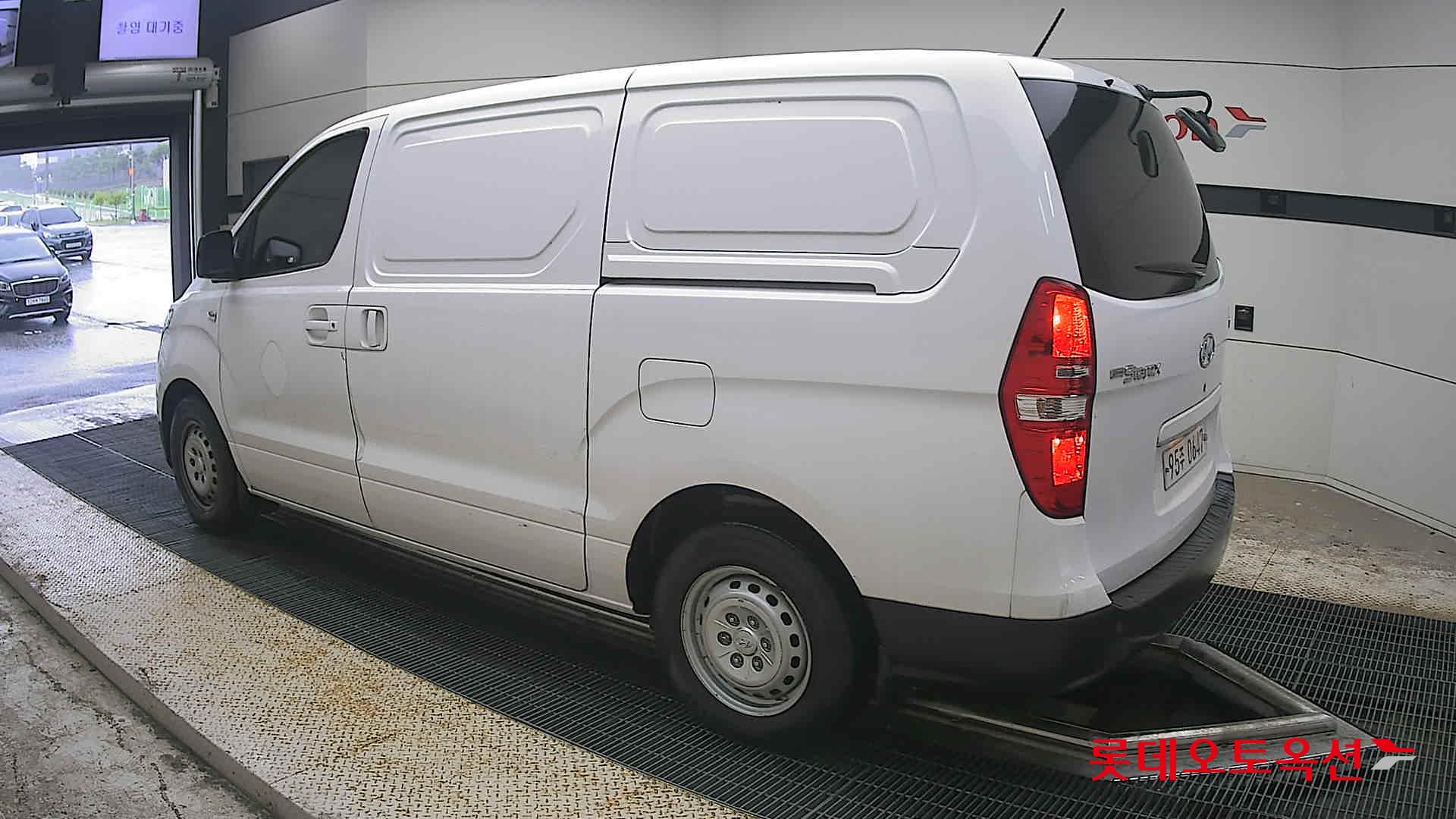 2021 - hyundai grand starex