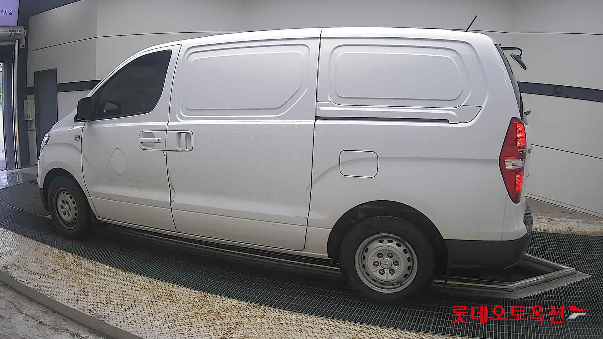 2021 - hyundai grand starex