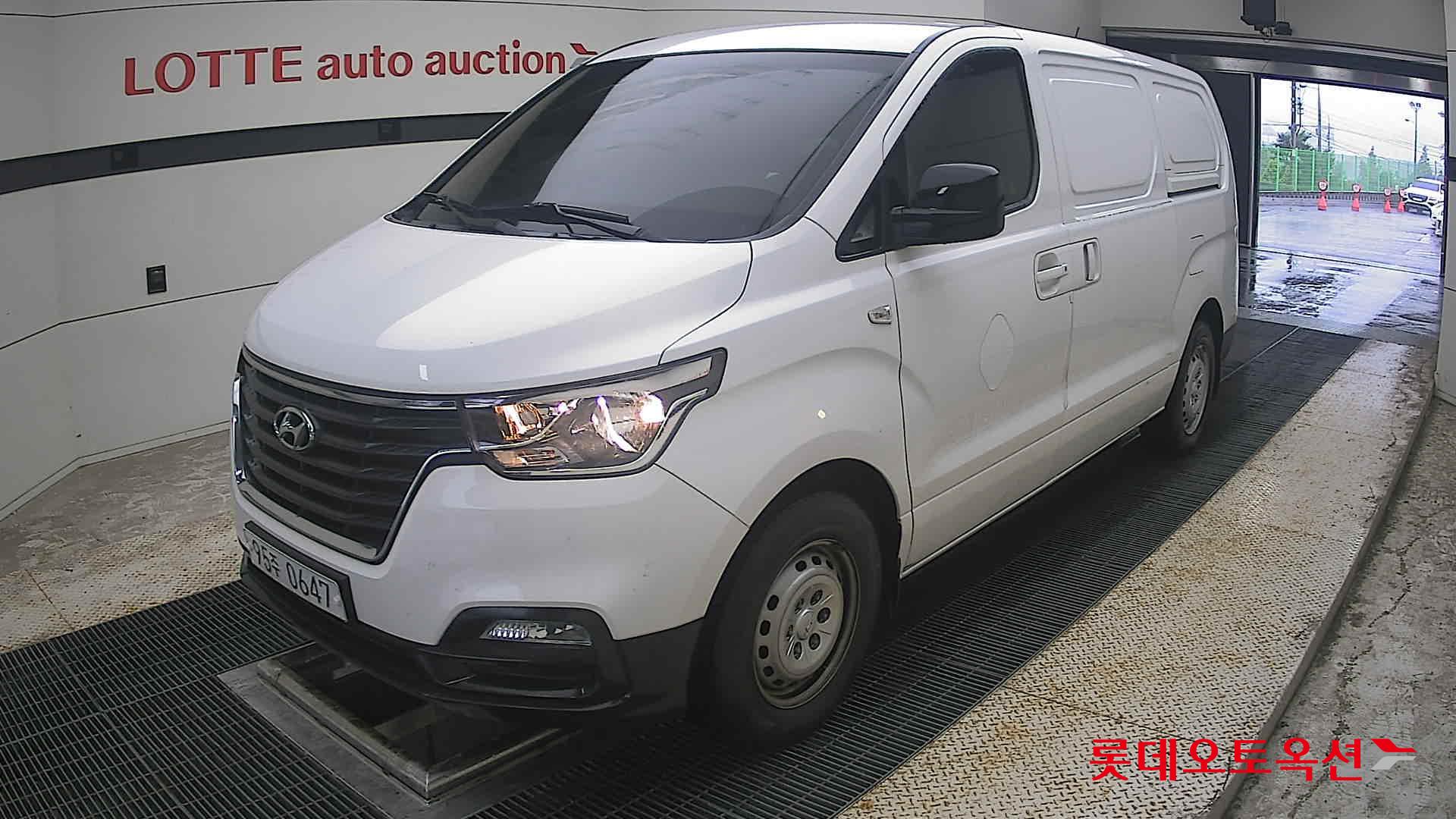 2021 - hyundai grand starex