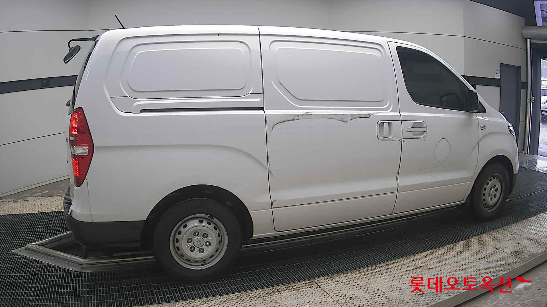 2021 - hyundai grand starex