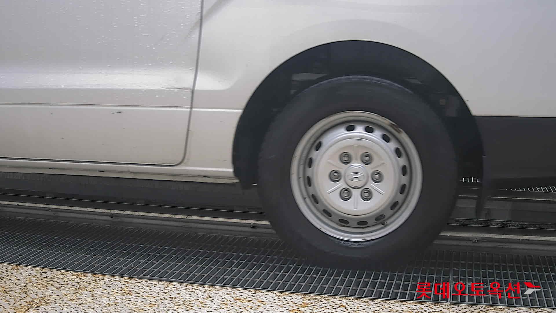 2021 - hyundai grand starex