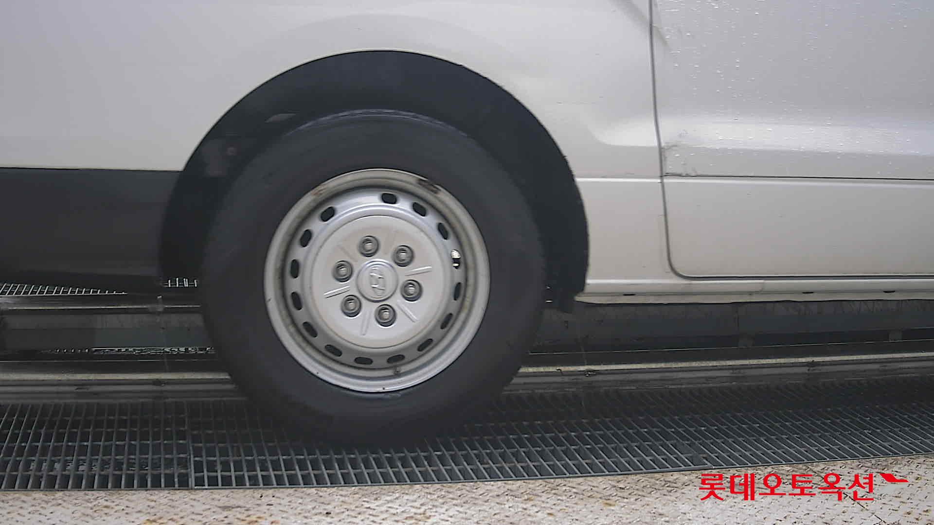 2021 - hyundai grand starex