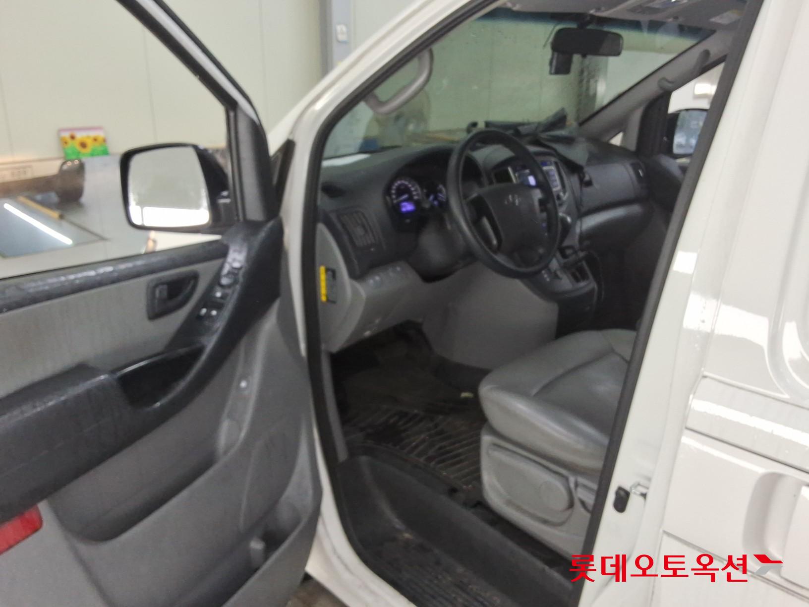 2021 - hyundai grand starex