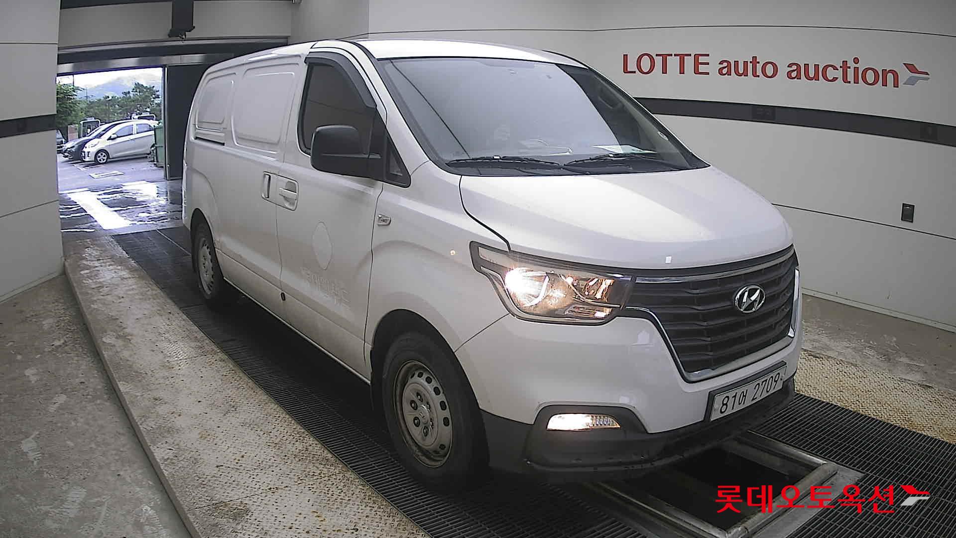 2021 - hyundai grand starex